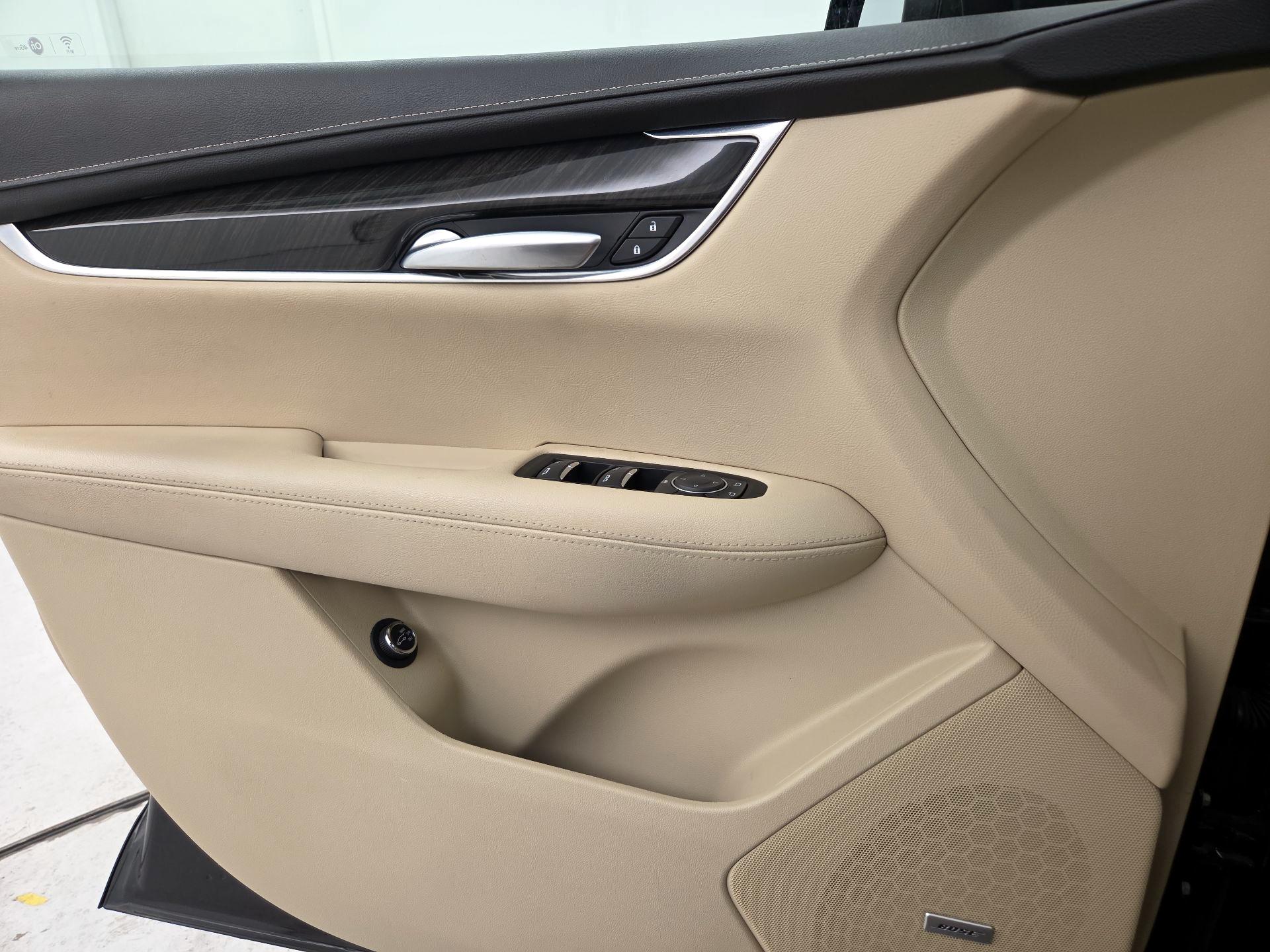 Thumbnail: 2018 Cadillac XT5 - 12