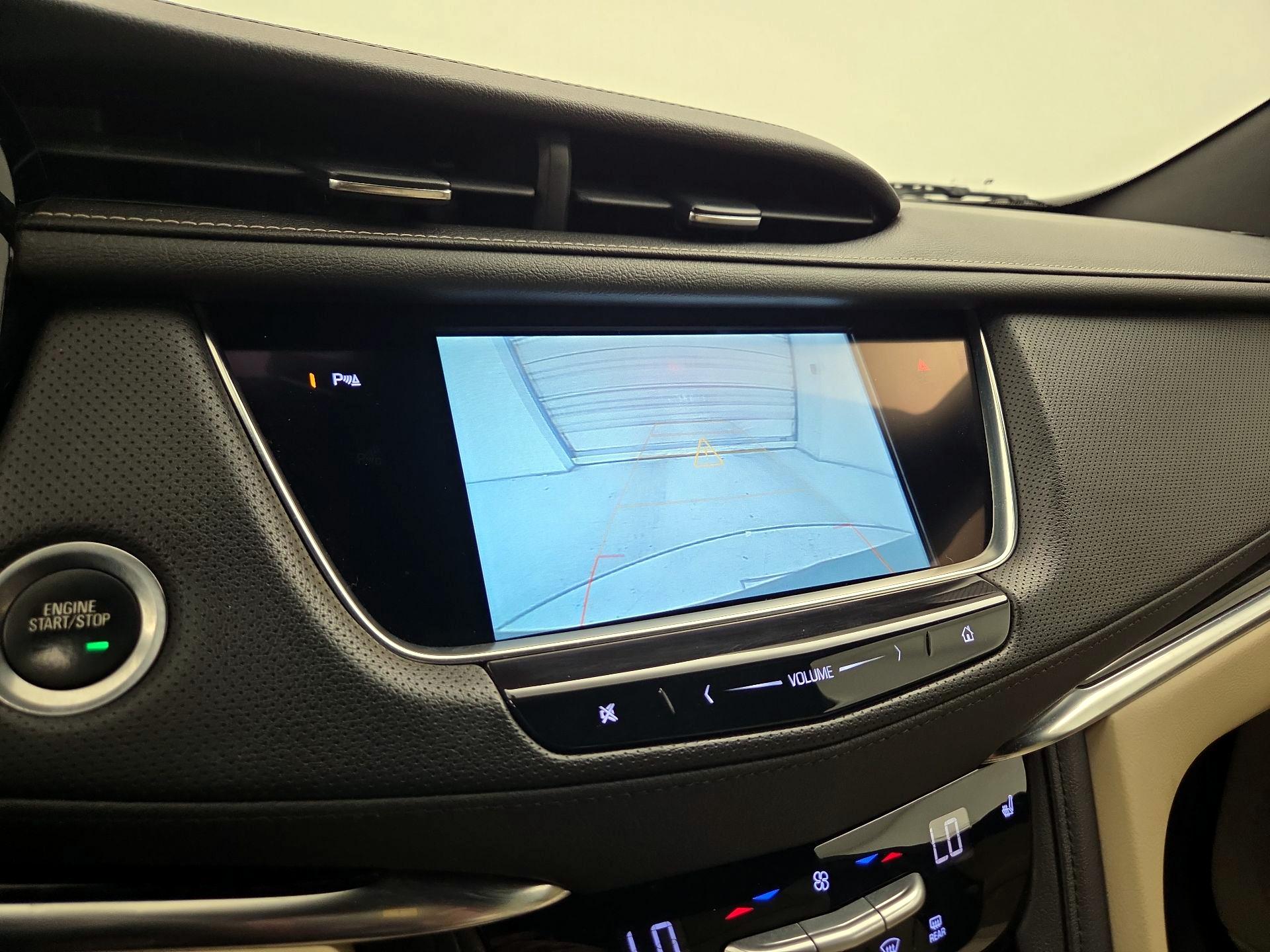 Thumbnail: 2018 Cadillac XT5 - 14