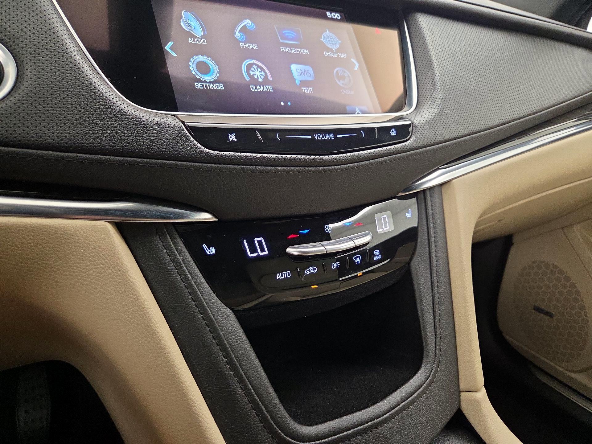Thumbnail: 2018 Cadillac XT5 - 16