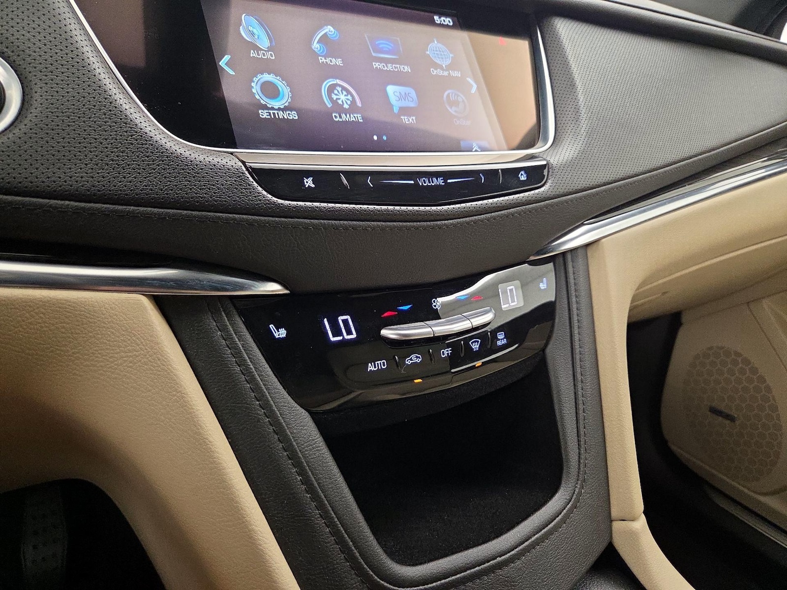 2018 Cadillac XT5 Base - Photo 17