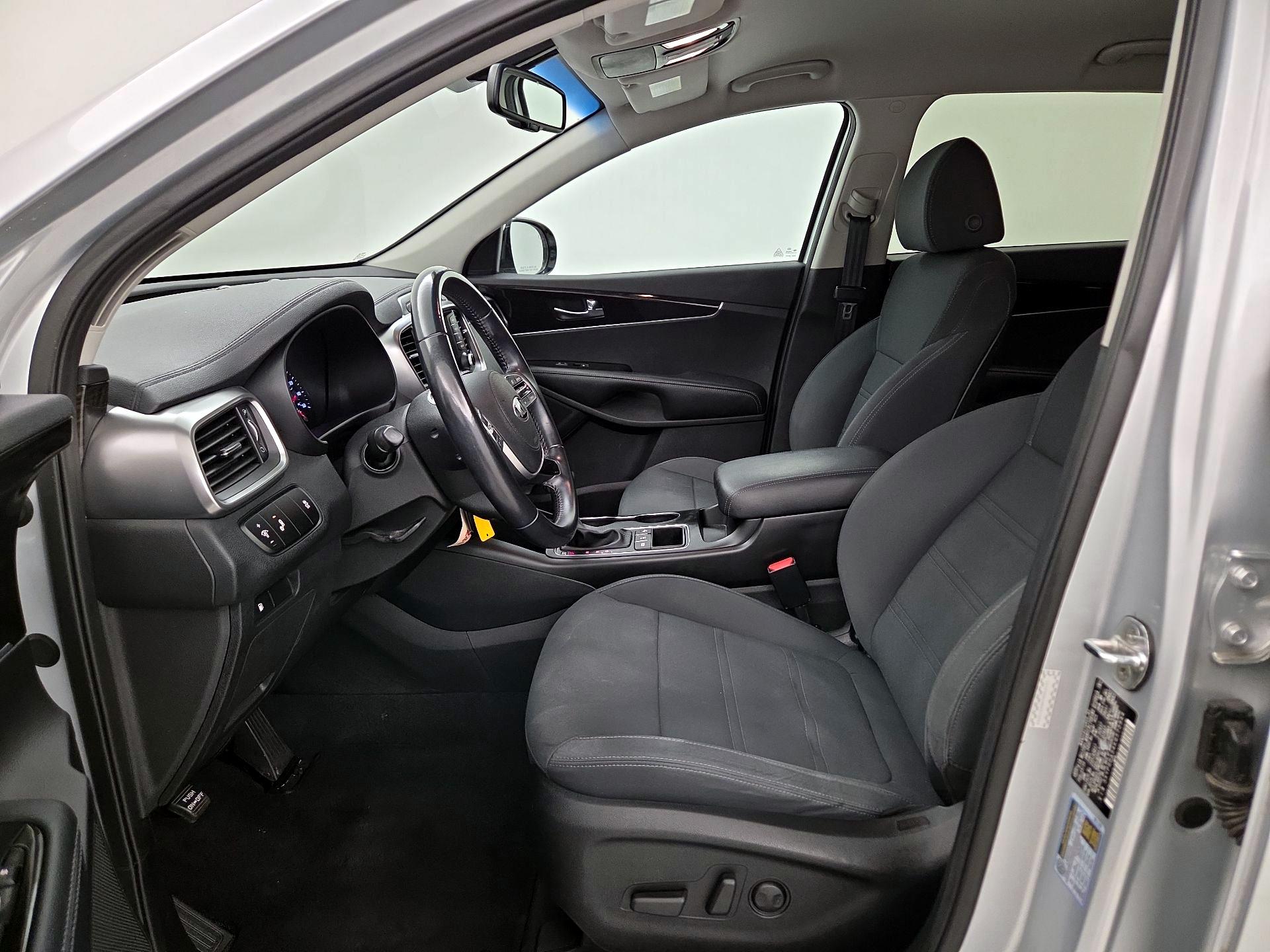 Thumbnail: 2019 Kia Sorento - 11