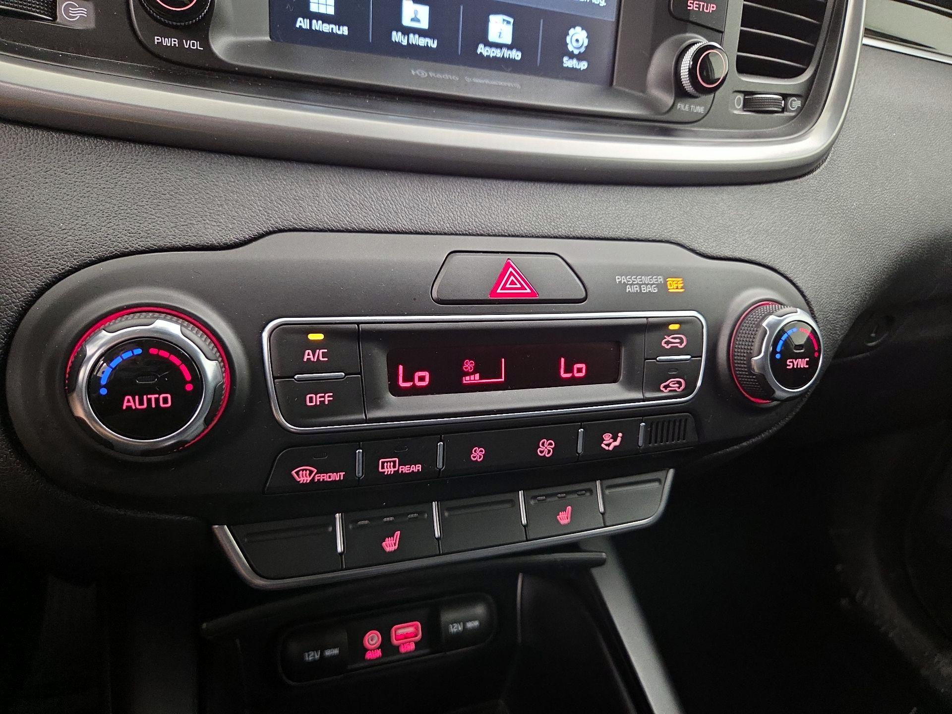Thumbnail: 2019 Kia Sorento - 16