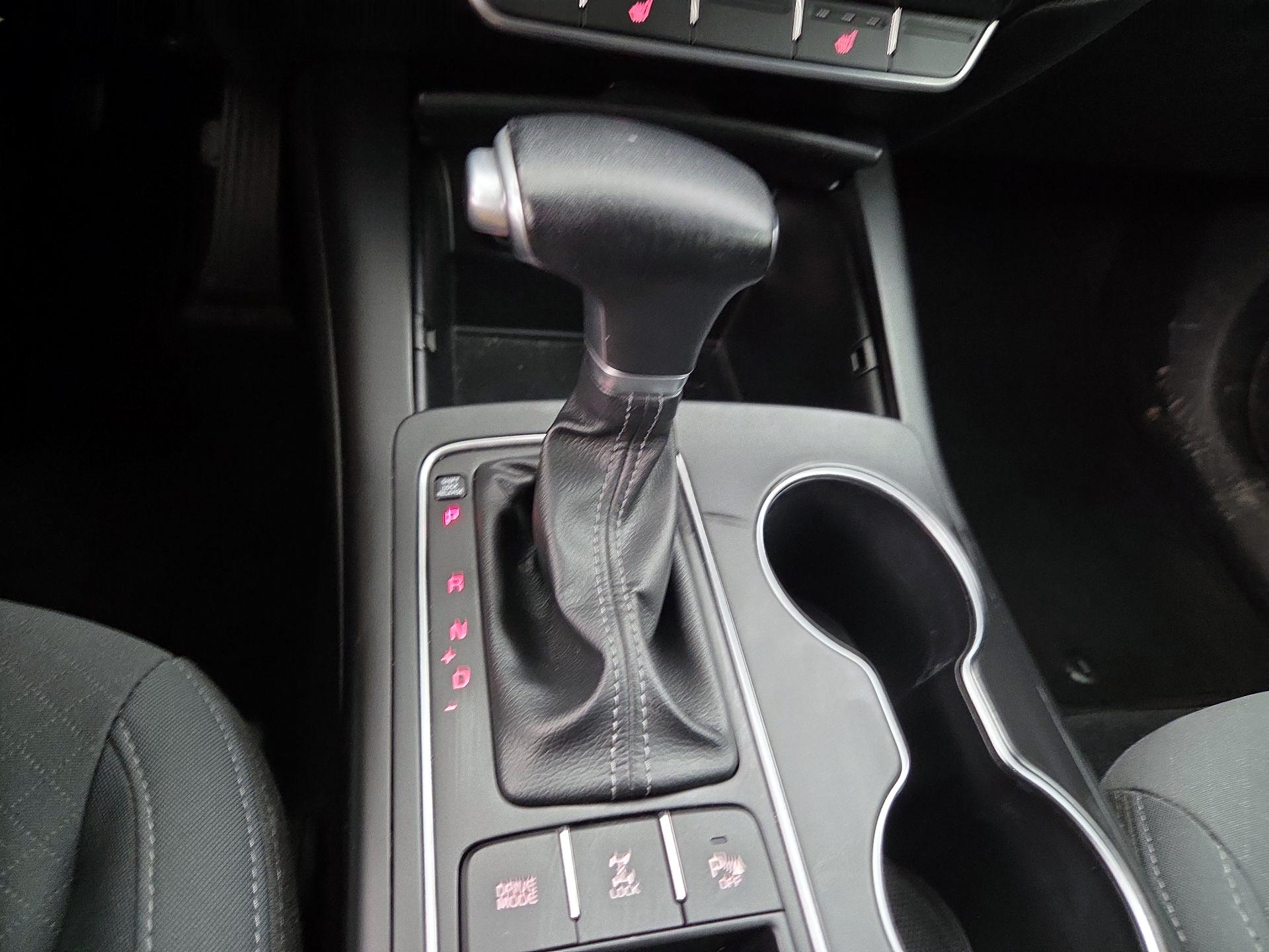 Thumbnail: 2019 Kia Sorento - 17