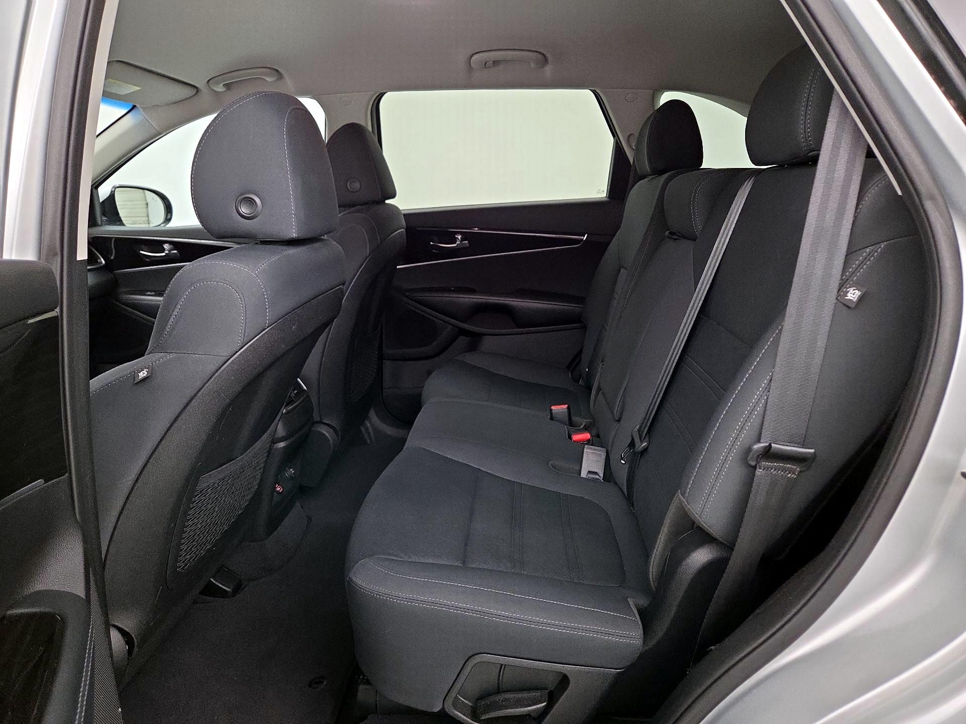 Thumbnail: 2019 Kia Sorento - 19