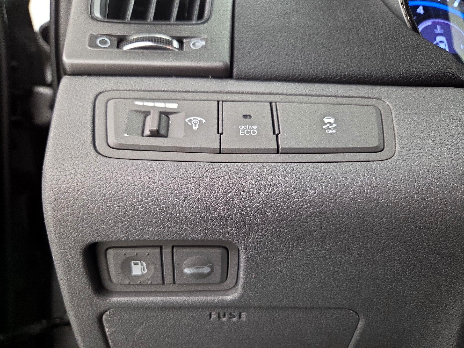 Thumbnail: 2014 Hyundai Sonata - 13