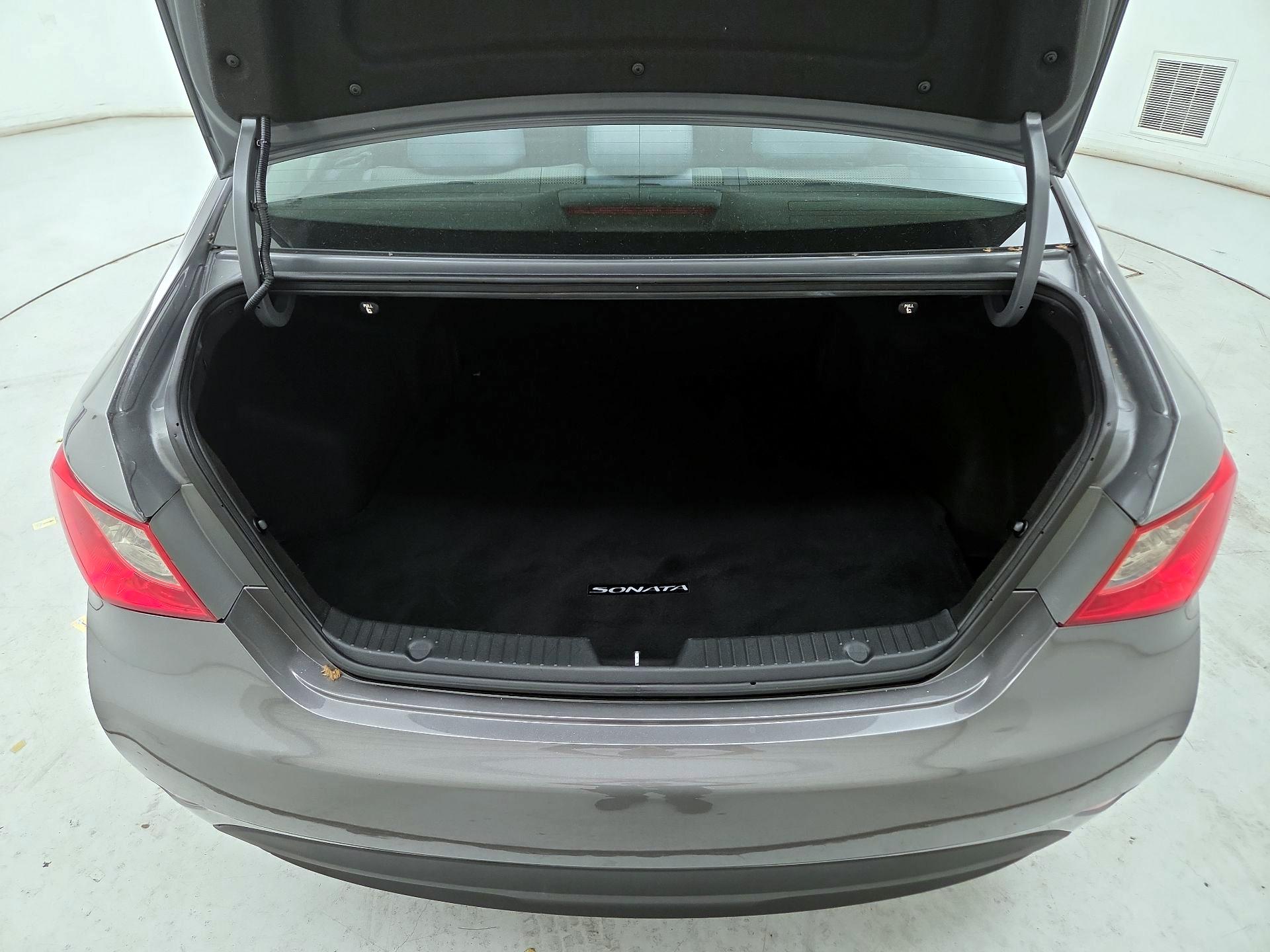 Thumbnail: 2014 Hyundai Sonata - 19