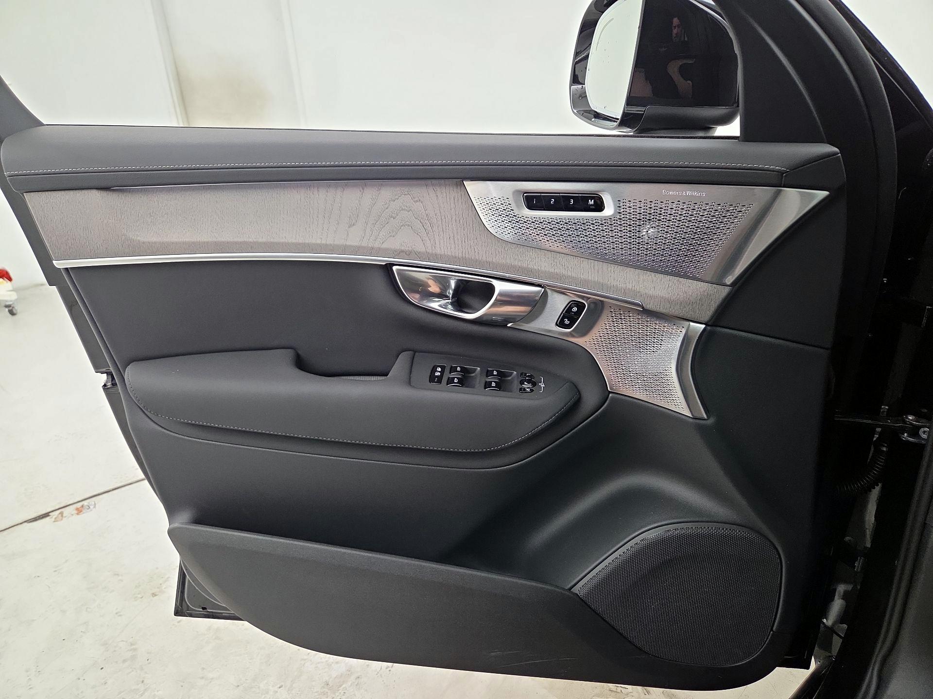 Thumbnail: 2025 Volvo XC90 - 12