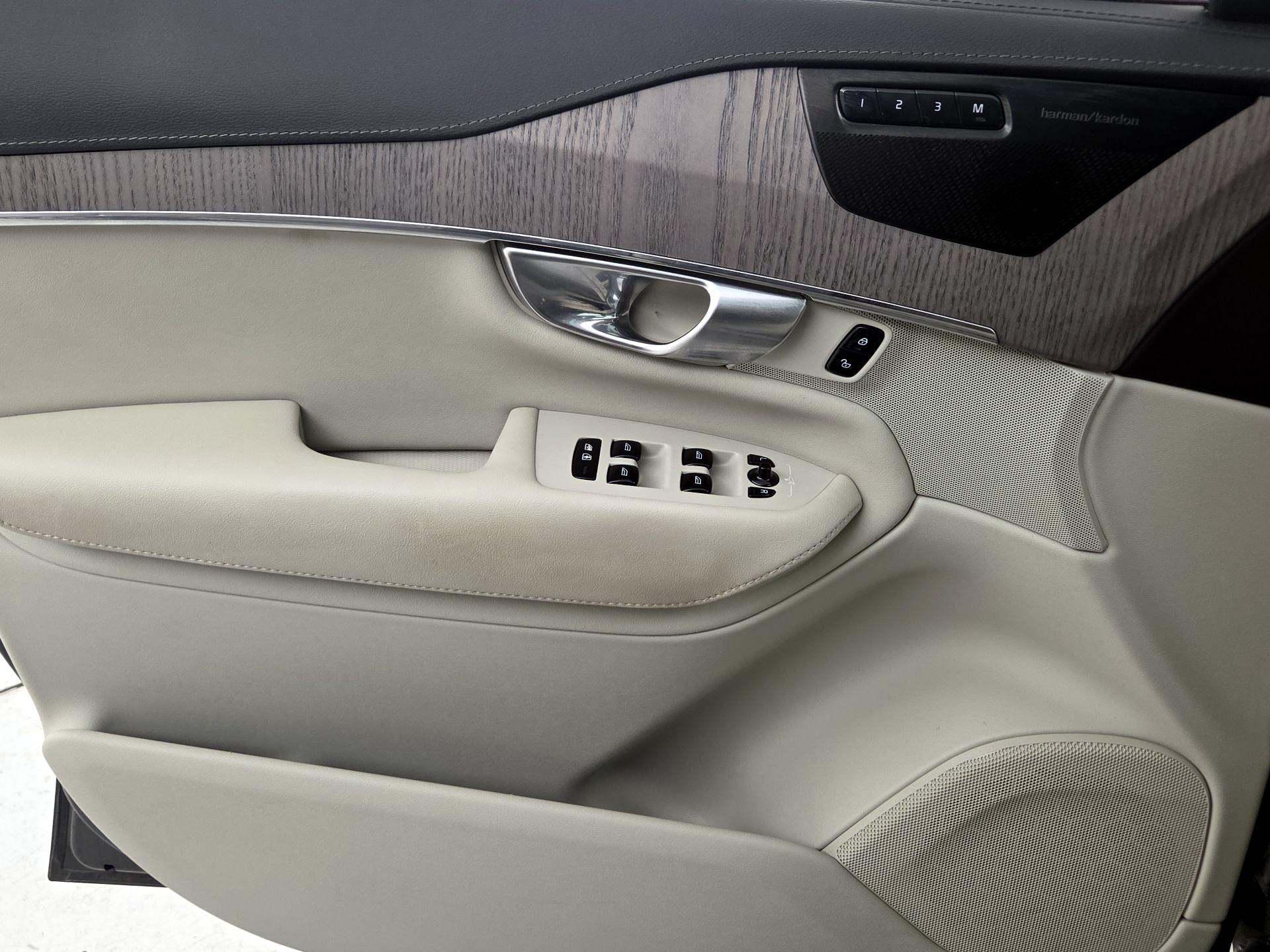 Thumbnail: 2021 Volvo XC90 - 12