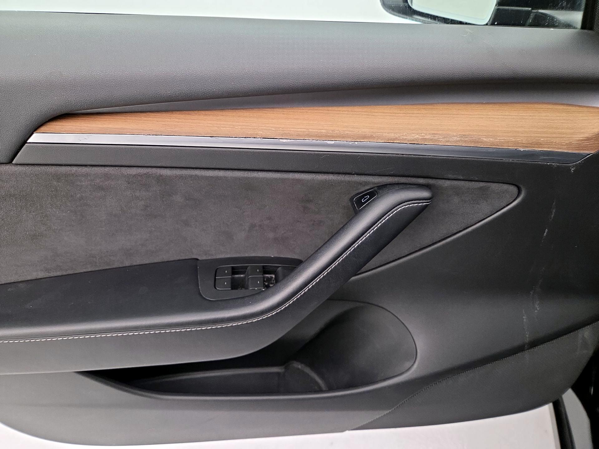 Thumbnail: 2022 Tesla Model 3 - 12