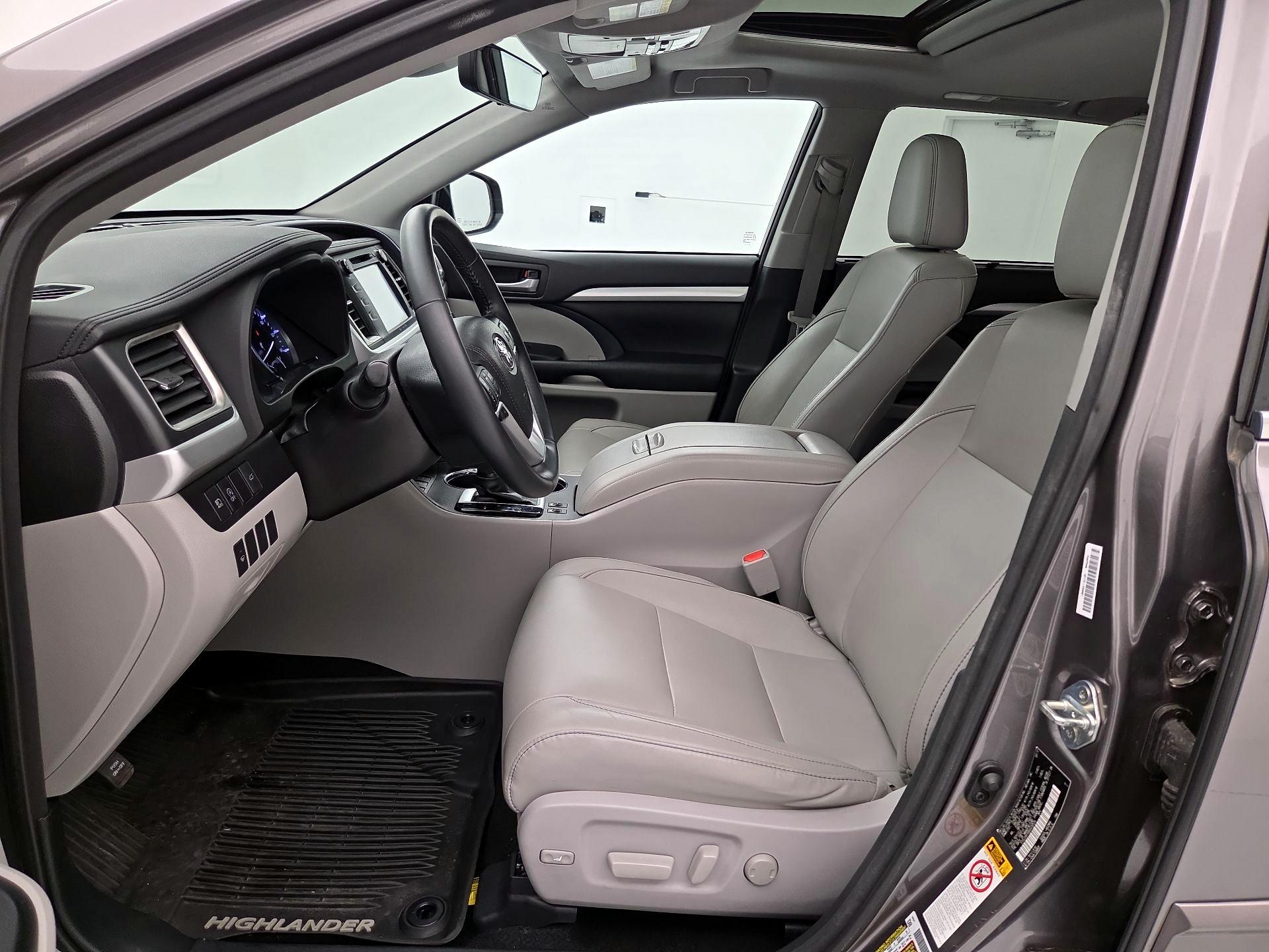 Thumbnail: 2017 Toyota Highlander - 11