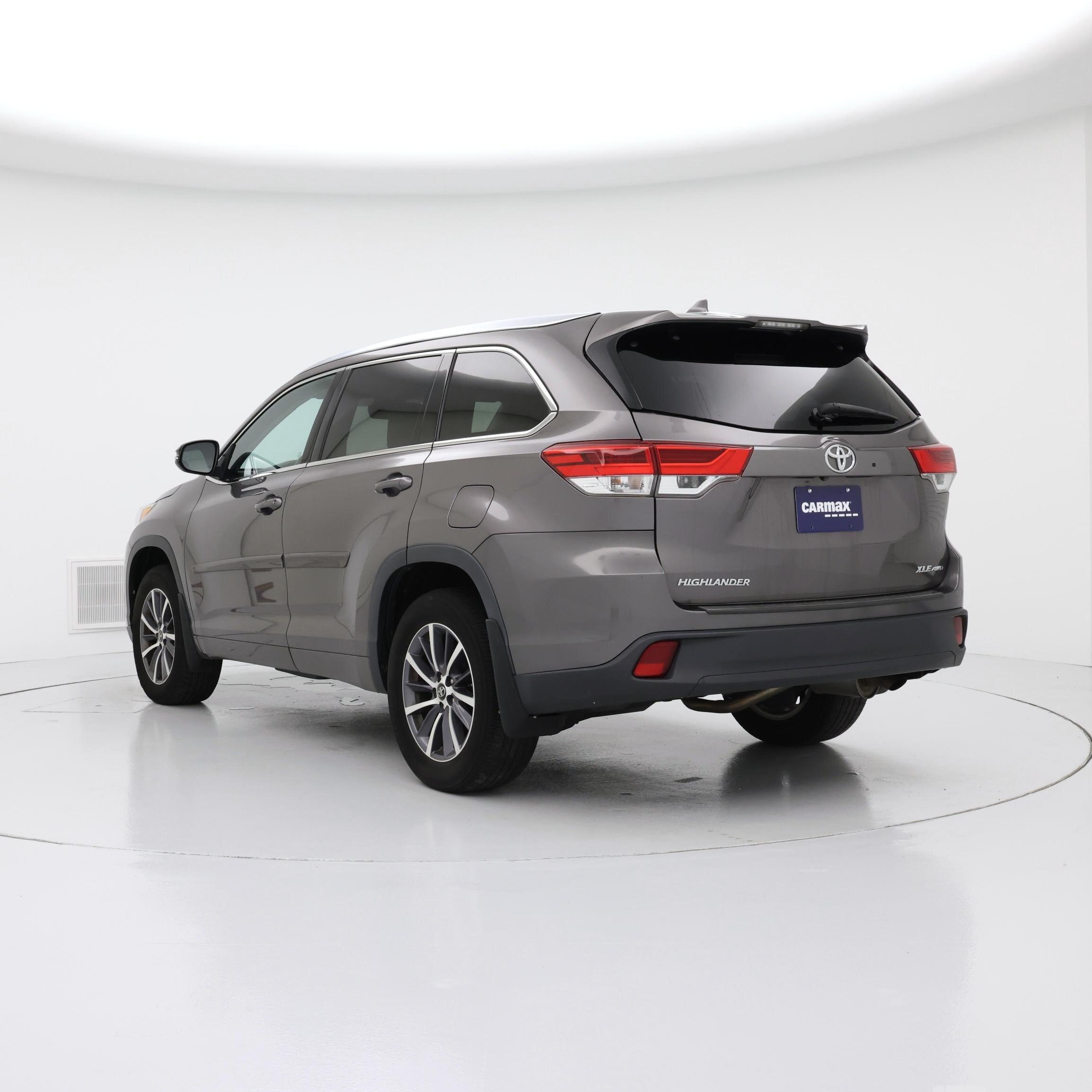 Thumbnail: 2017 Toyota Highlander - 2