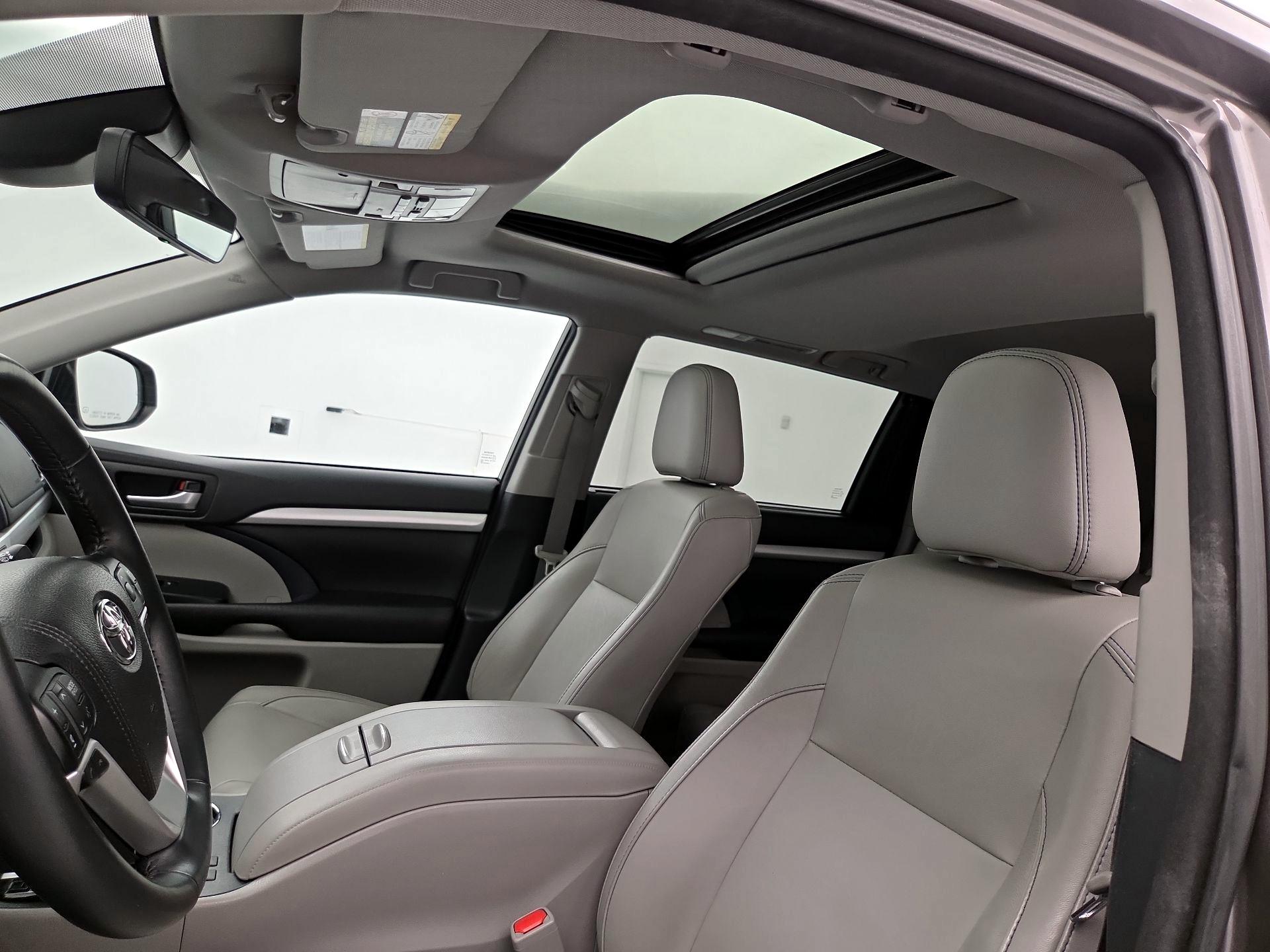 Thumbnail: 2017 Toyota Highlander - 20