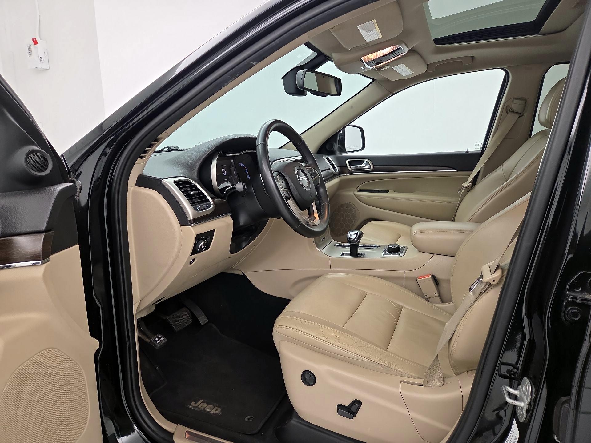 Thumbnail: 2014 Jeep Grand Cherokee - 11