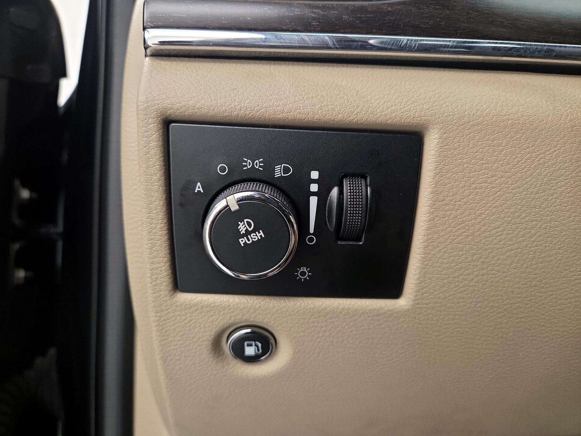 Thumbnail: 2014 Jeep Grand Cherokee - 13