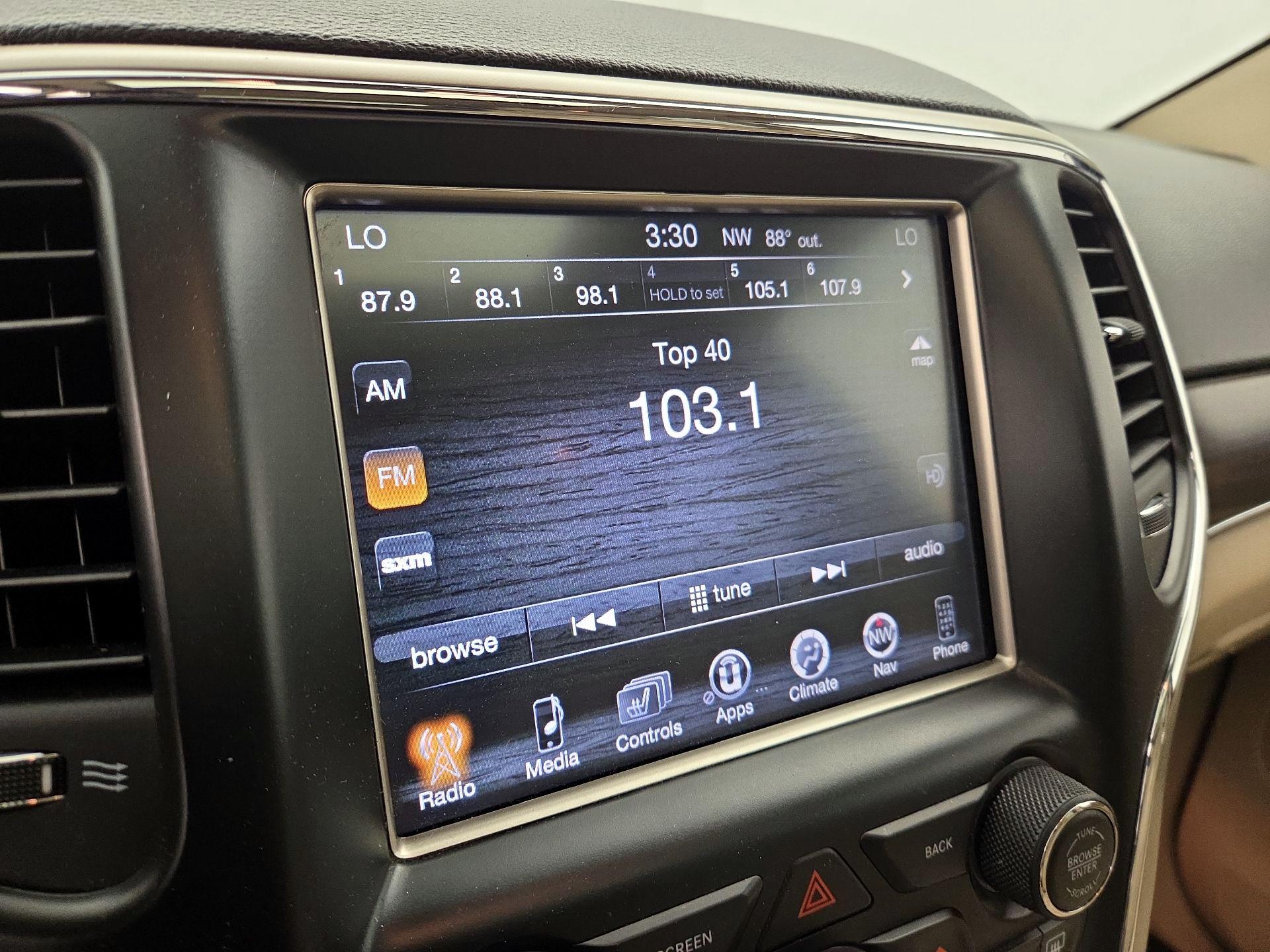 Thumbnail: 2014 Jeep Grand Cherokee - 16