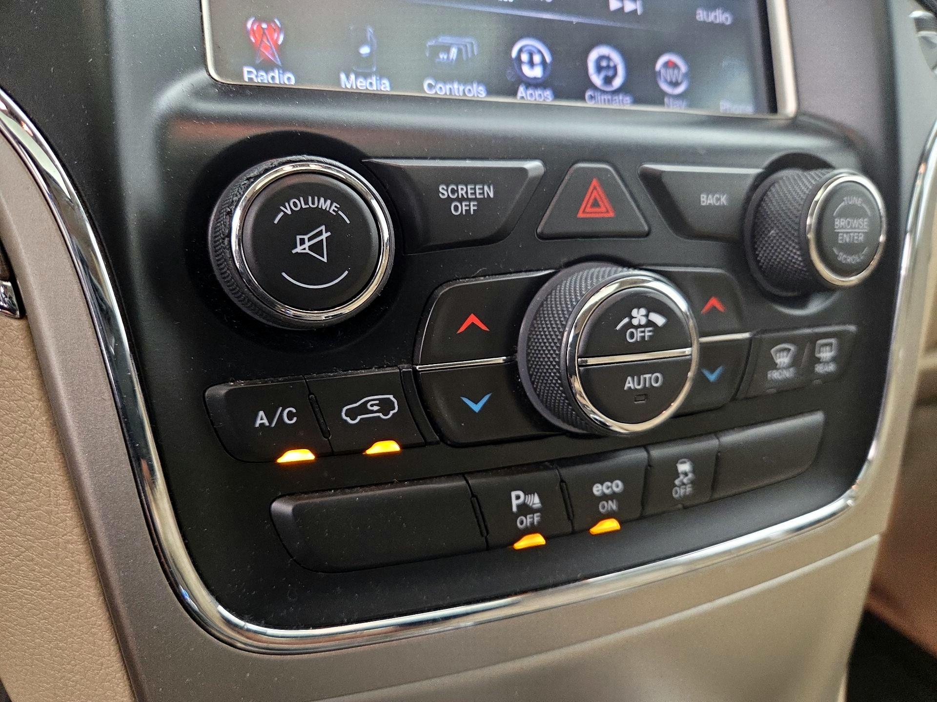 Thumbnail: 2014 Jeep Grand Cherokee - 17