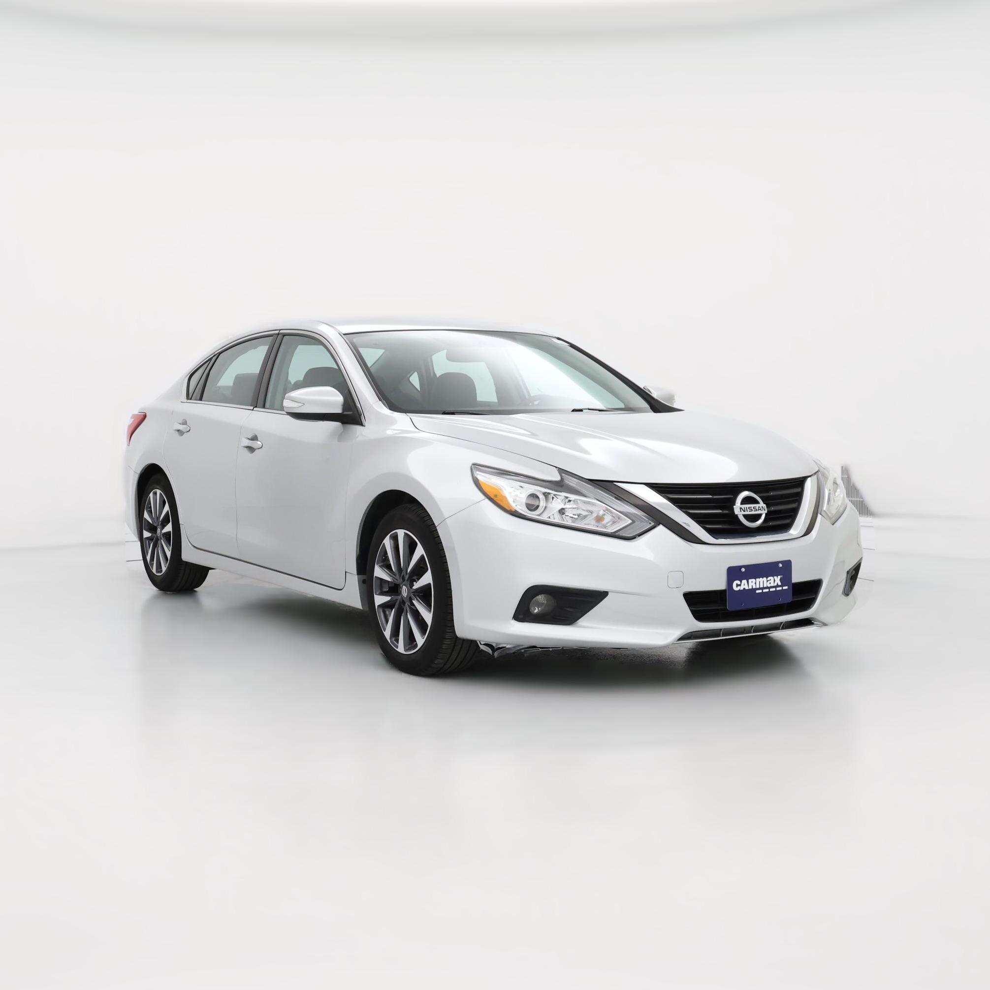 Thumbnail: 2017 Nissan Altima - 1
