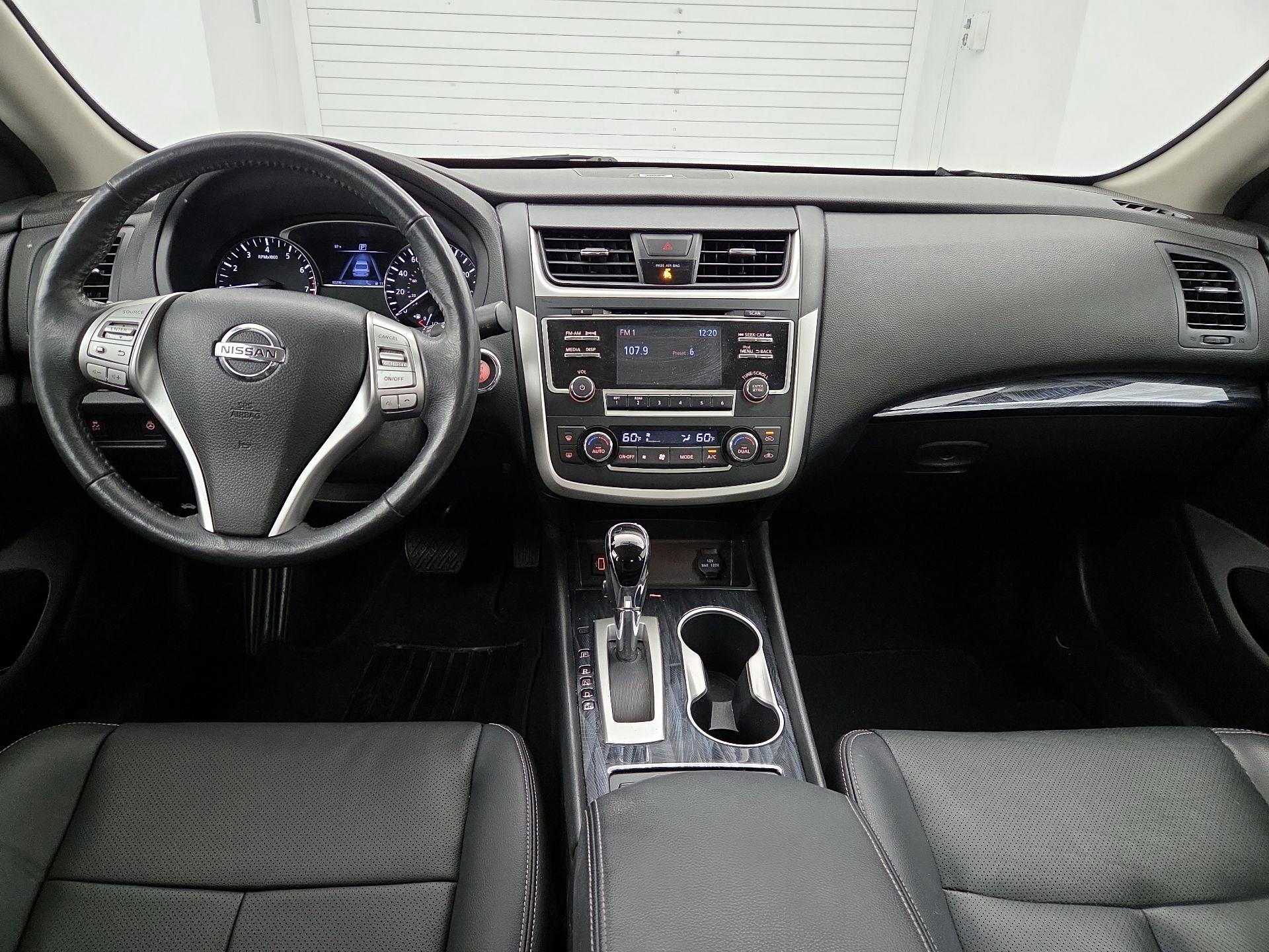 Thumbnail: 2017 Nissan Altima - 9