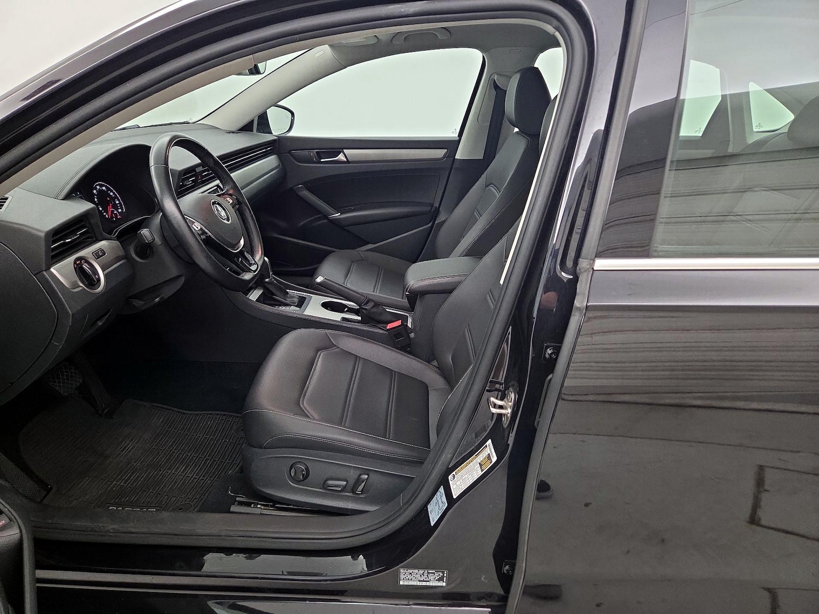 2020 Volkswagen Passat SE - Photo 10