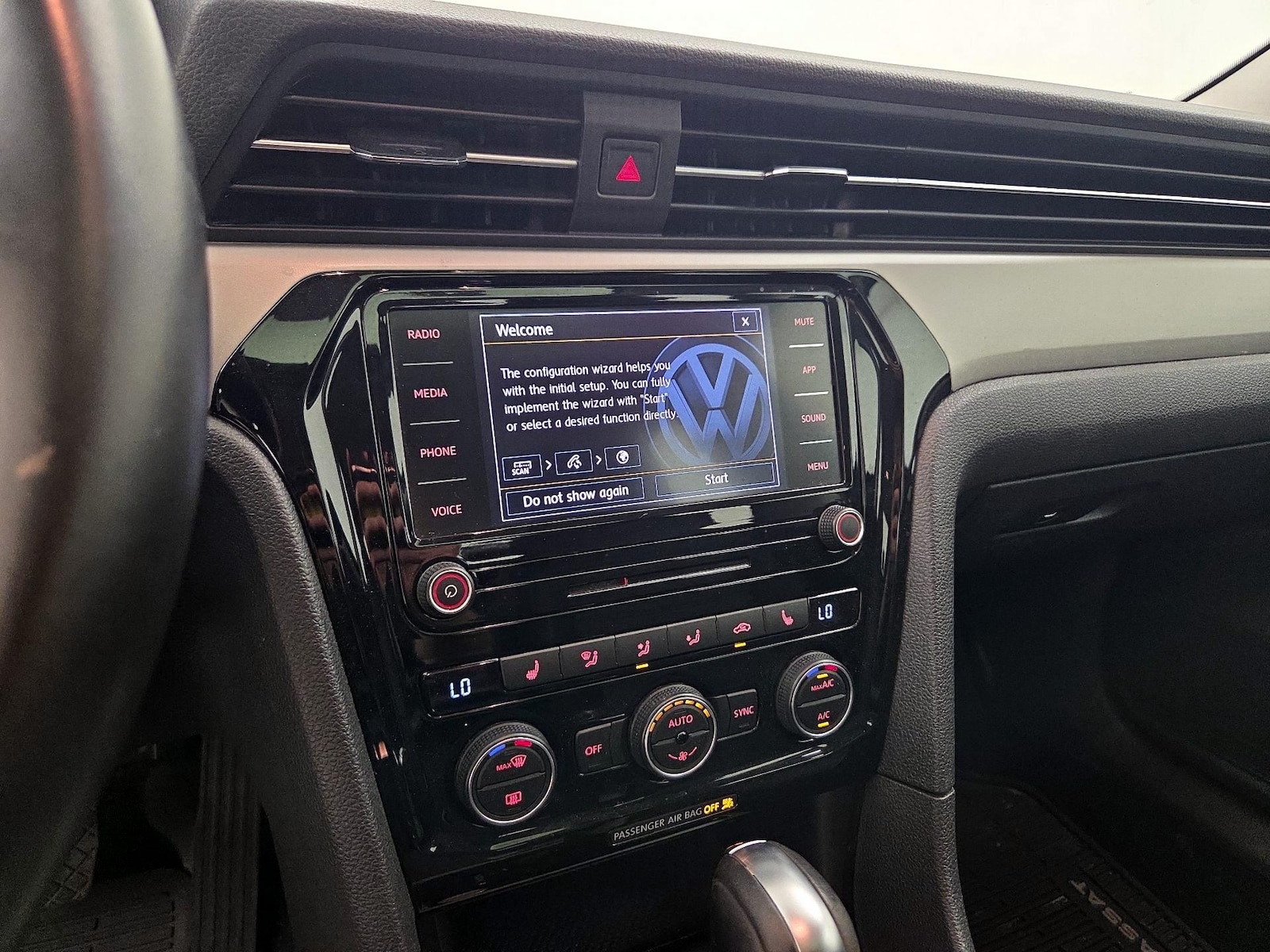 2020 Volkswagen Passat SE - Photo 14