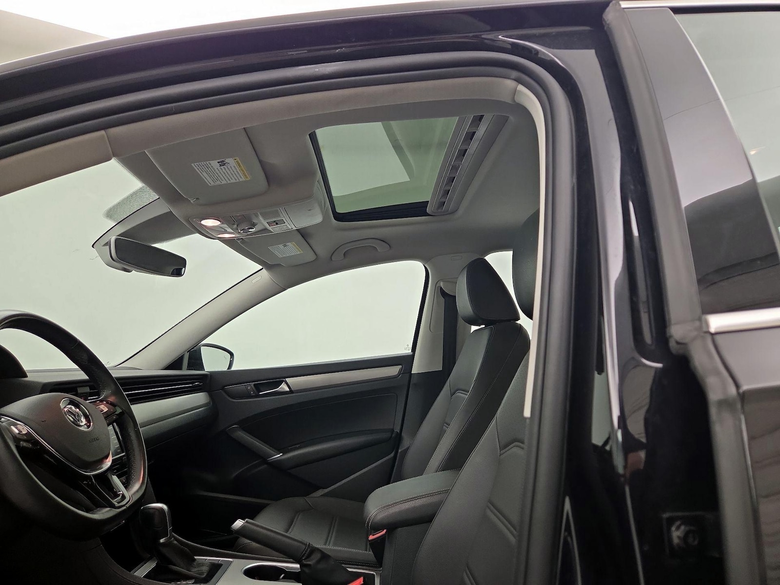2020 Volkswagen Passat SE - Photo 18