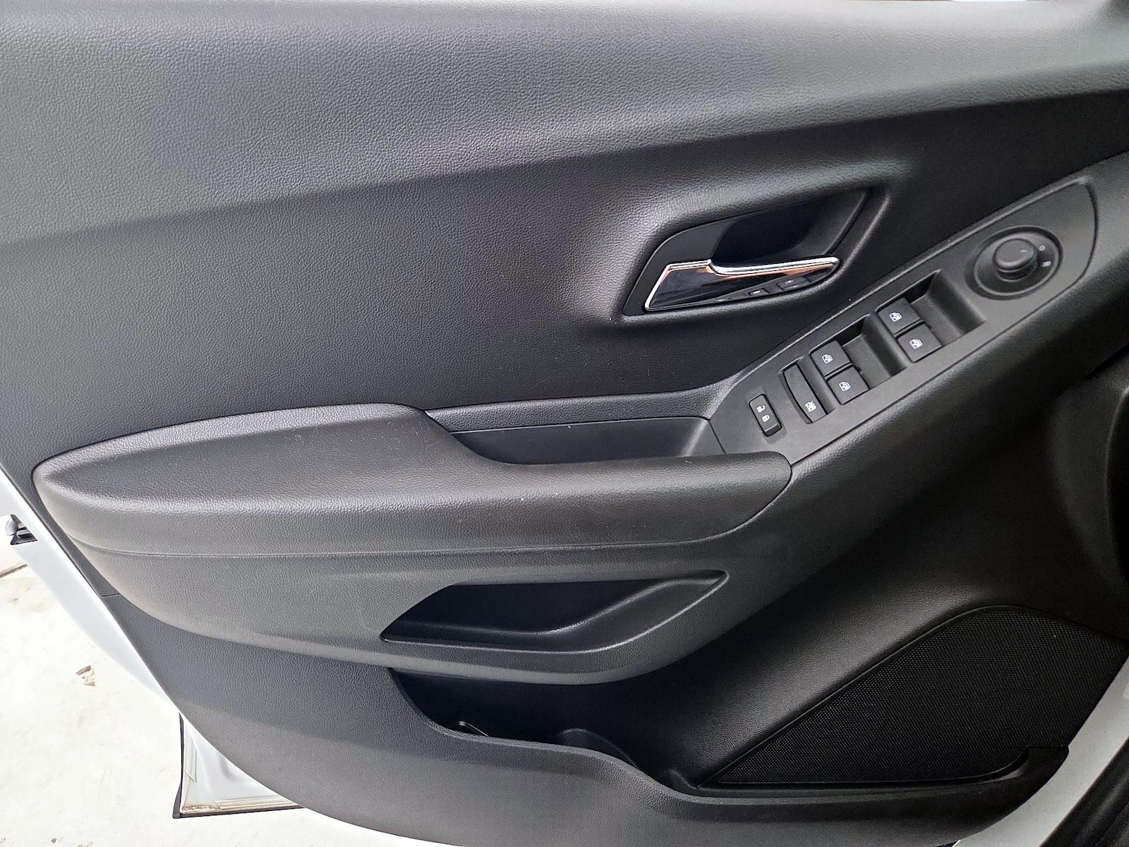 2020 Chevrolet Trax LT - Photo 13