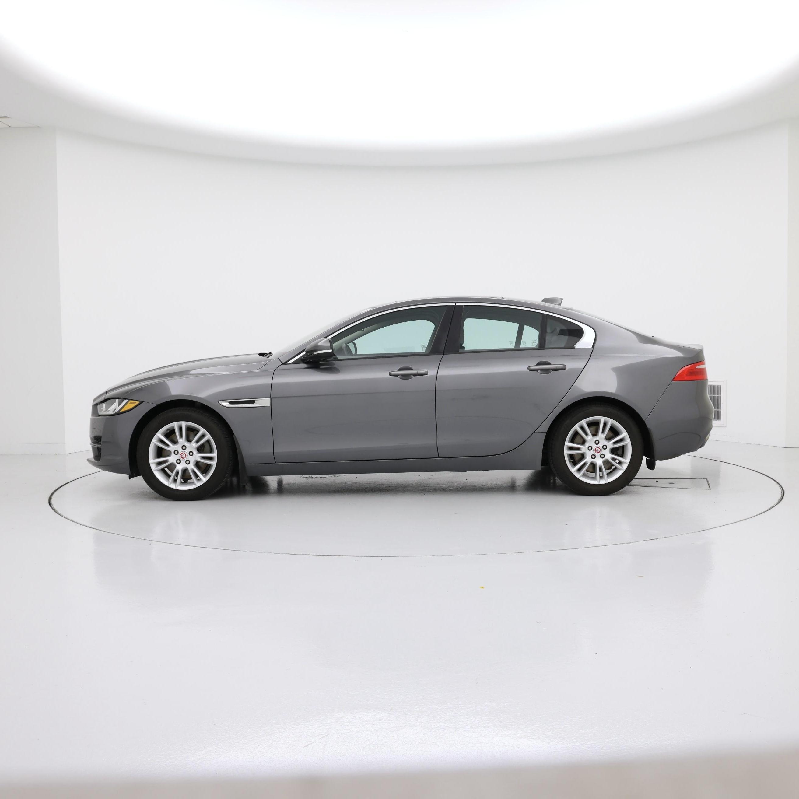 Thumbnail: 2018 Jaguar XE - 3