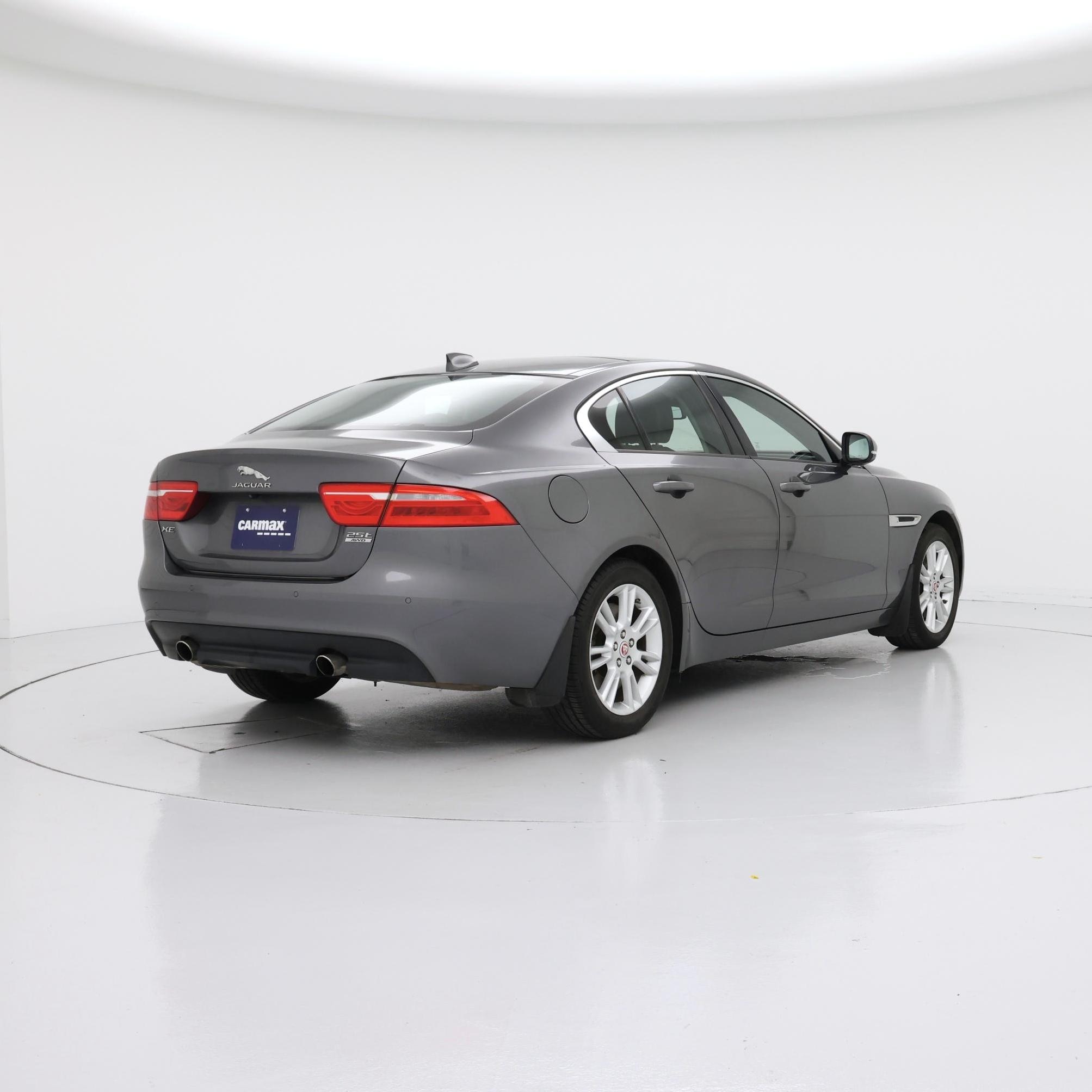 Thumbnail: 2018 Jaguar XE - 8