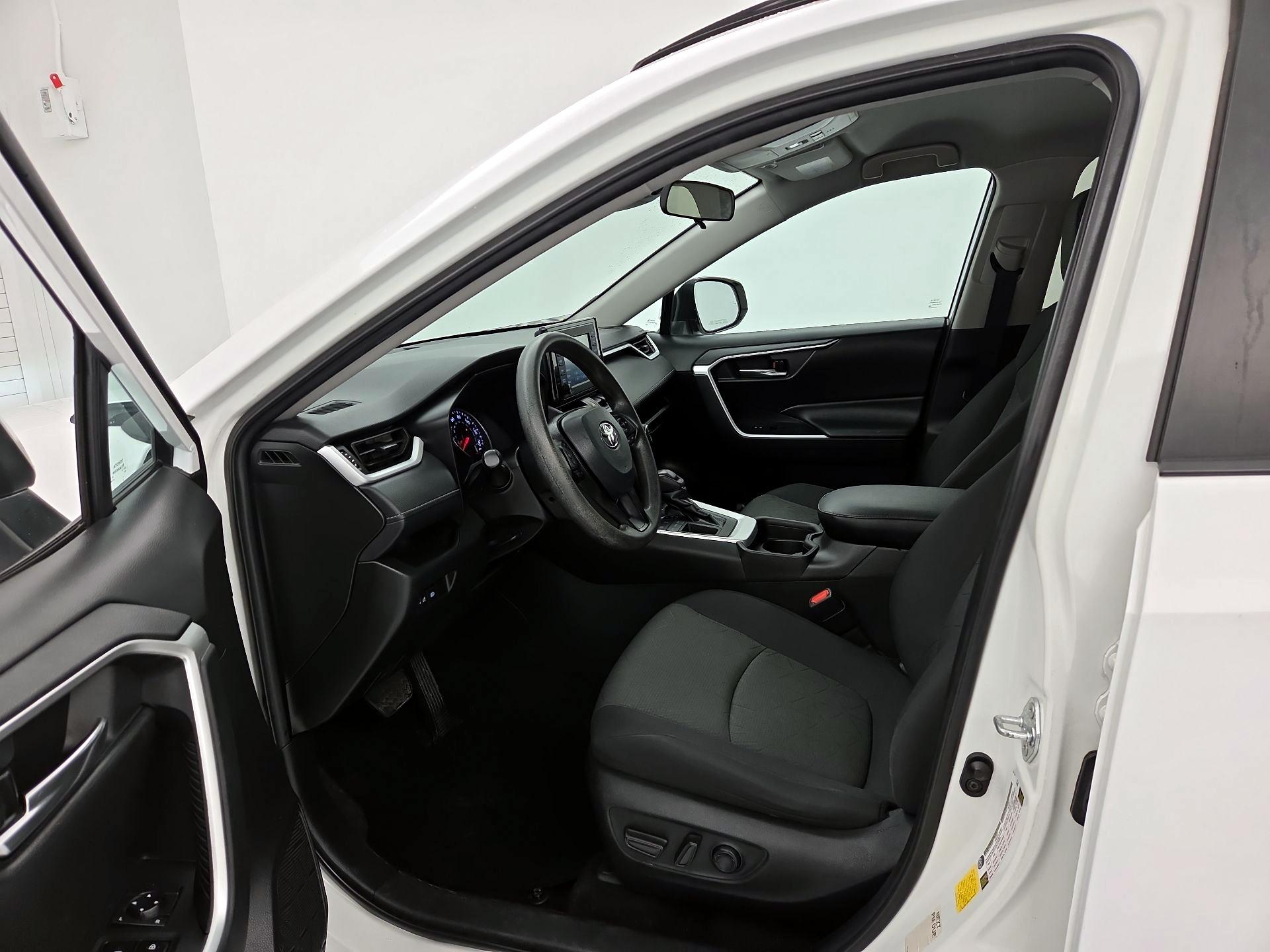 Thumbnail: 2021 Toyota RAV4 - 11
