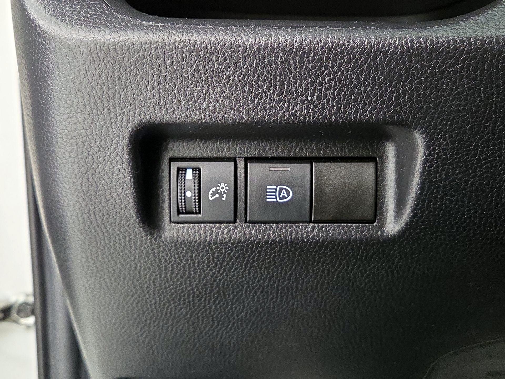 Thumbnail: 2021 Toyota RAV4 - 13