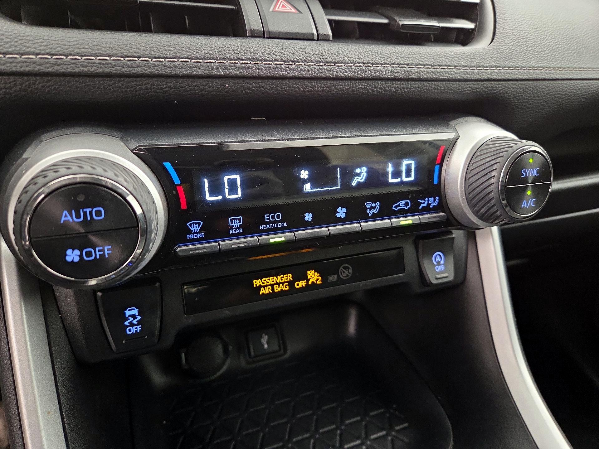 Thumbnail: 2021 Toyota RAV4 - 16