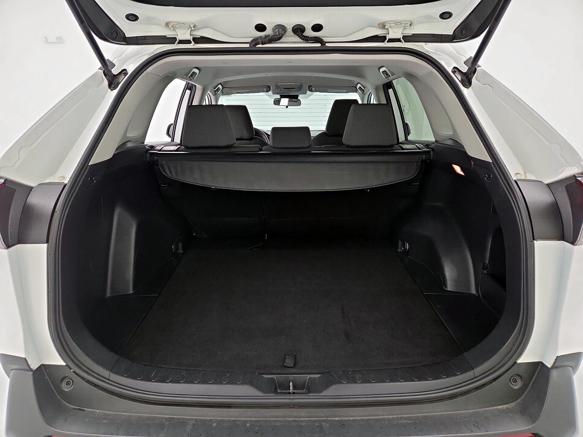 Thumbnail: 2021 Toyota RAV4 - 20