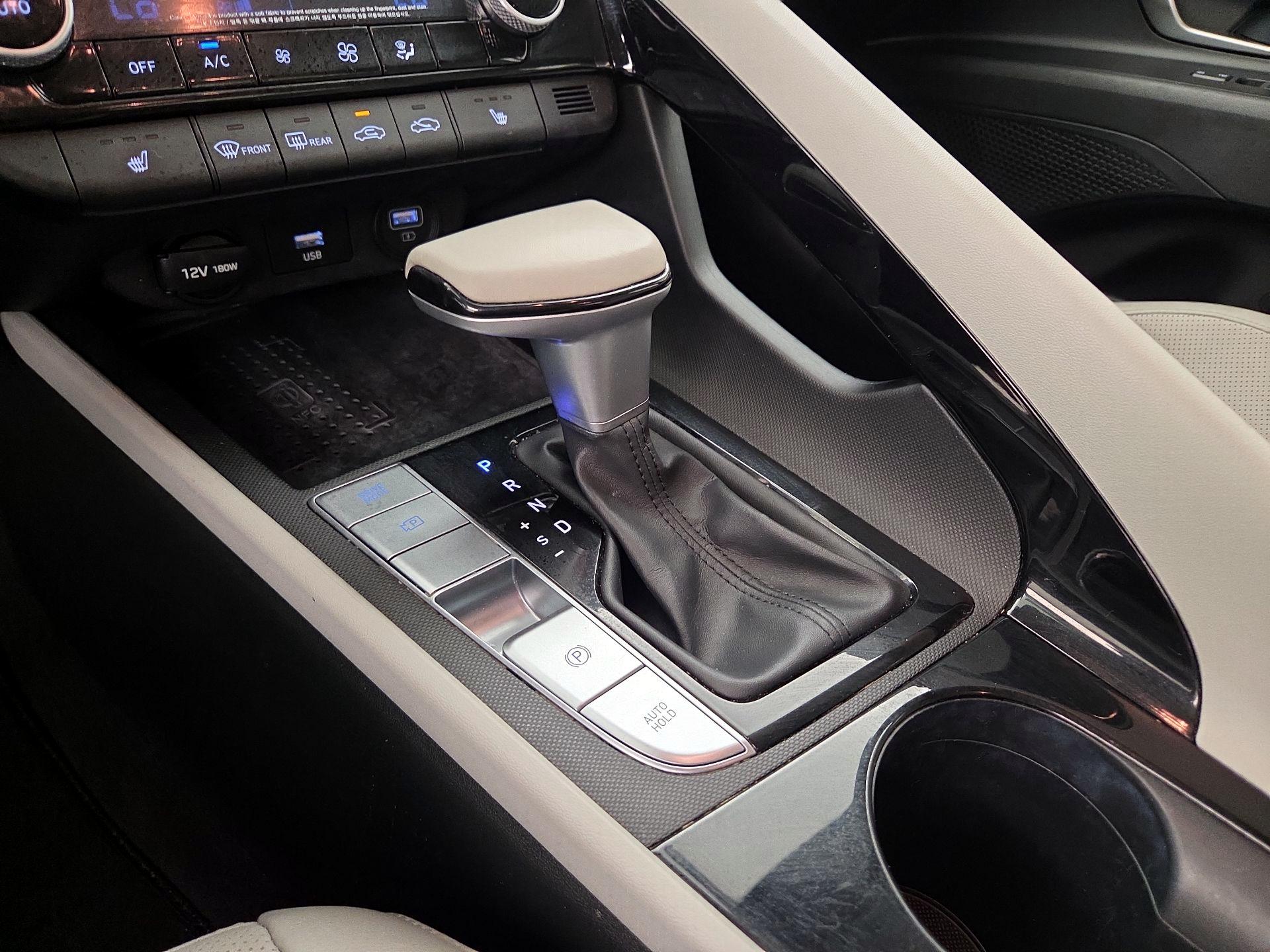 Thumbnail: 2021 Hyundai Elantra - 18