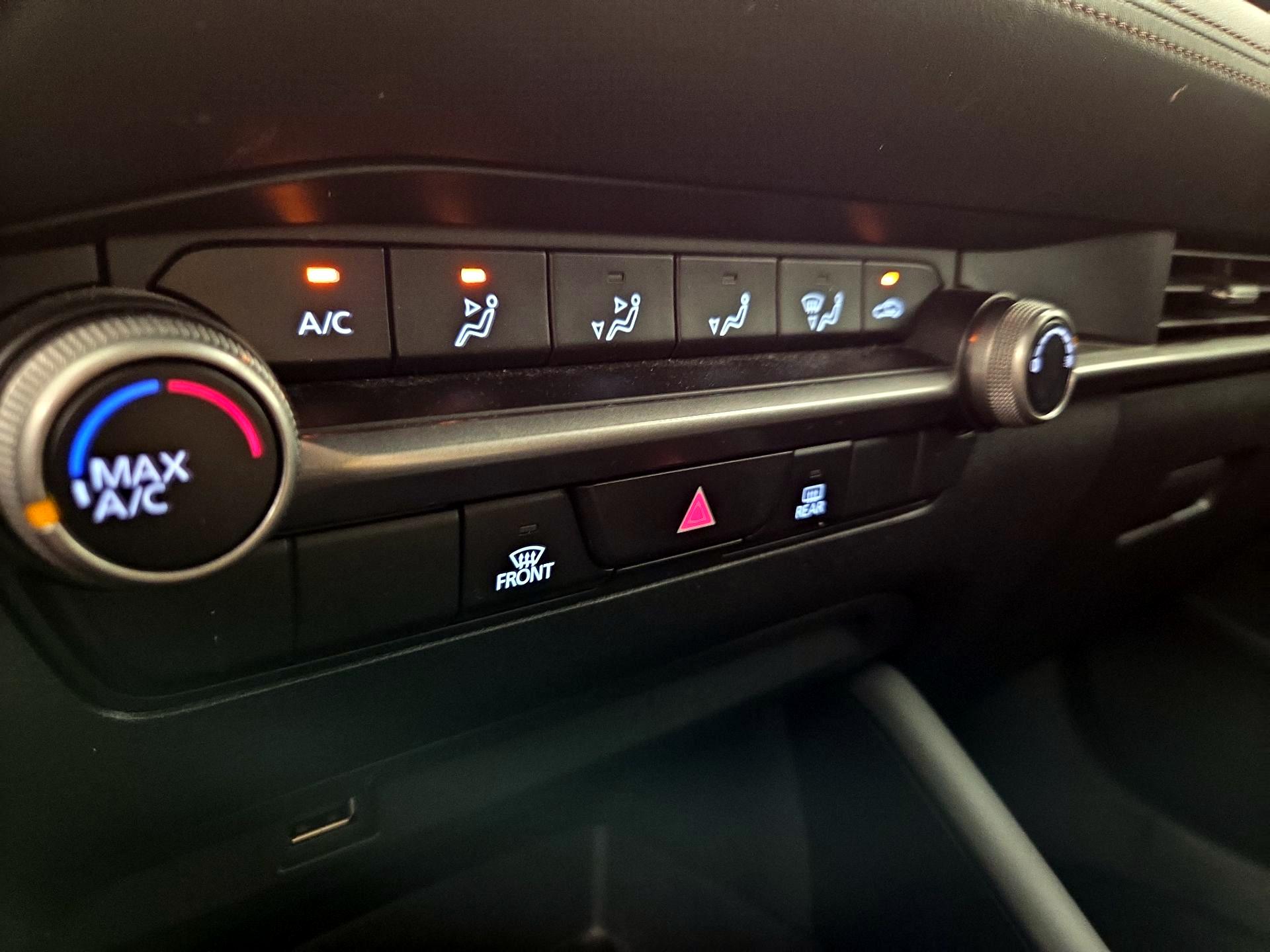 Thumbnail: 2021 Mazda Mazda3 - 16