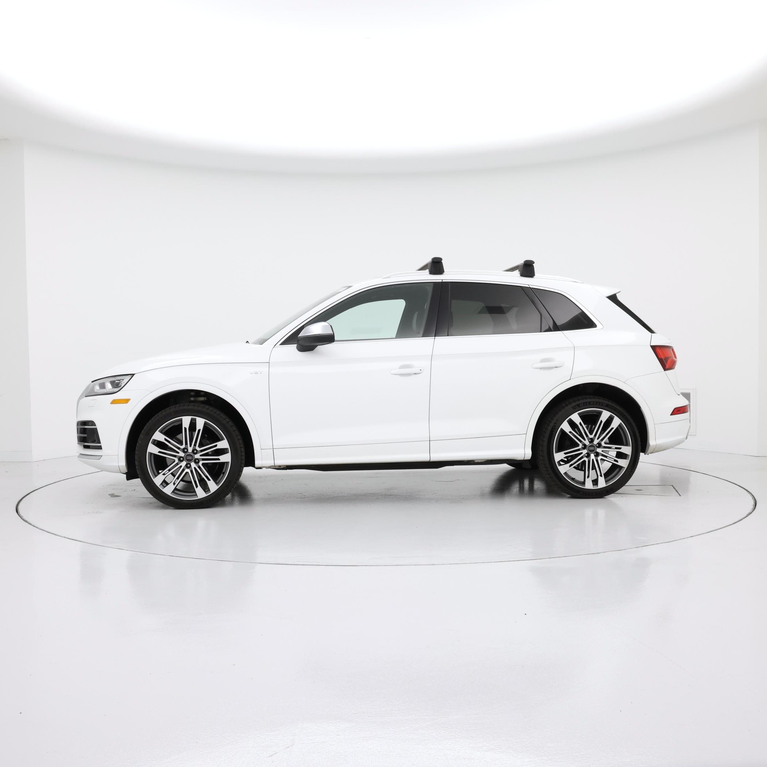 Thumbnail: 2018 Audi SQ5 - 3