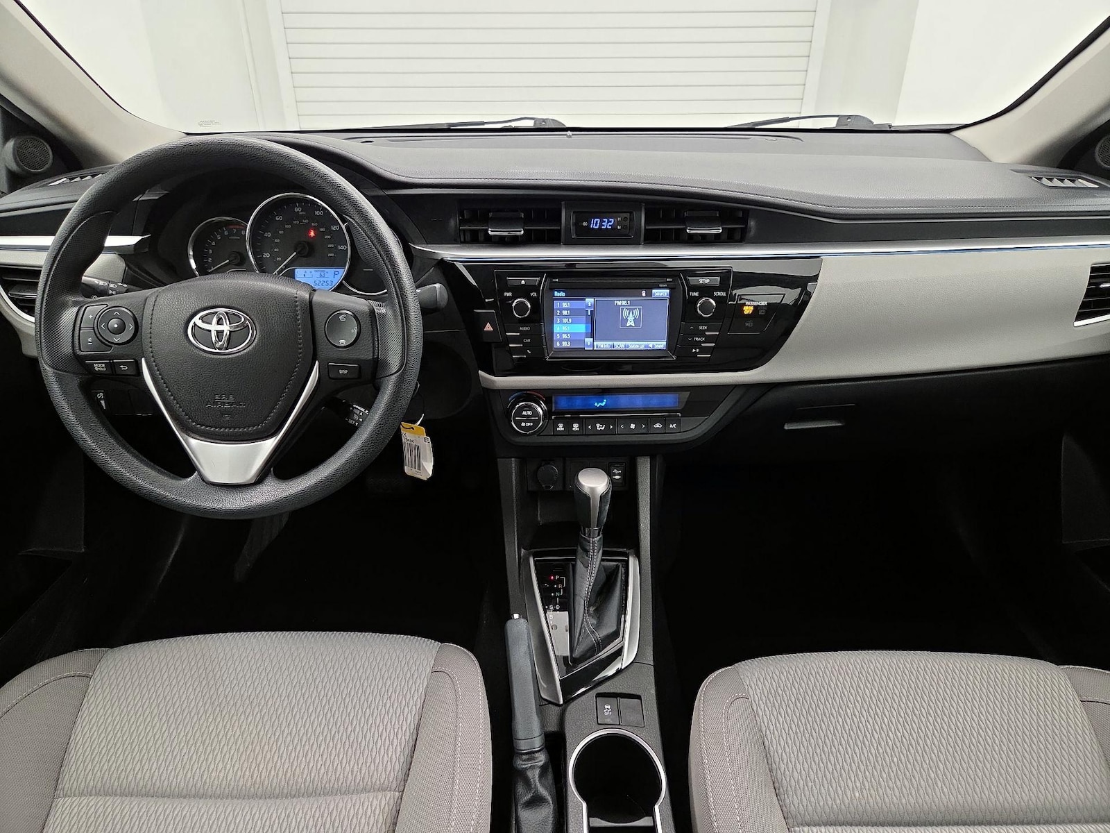 2014 Toyota Corolla LE - Photo 10