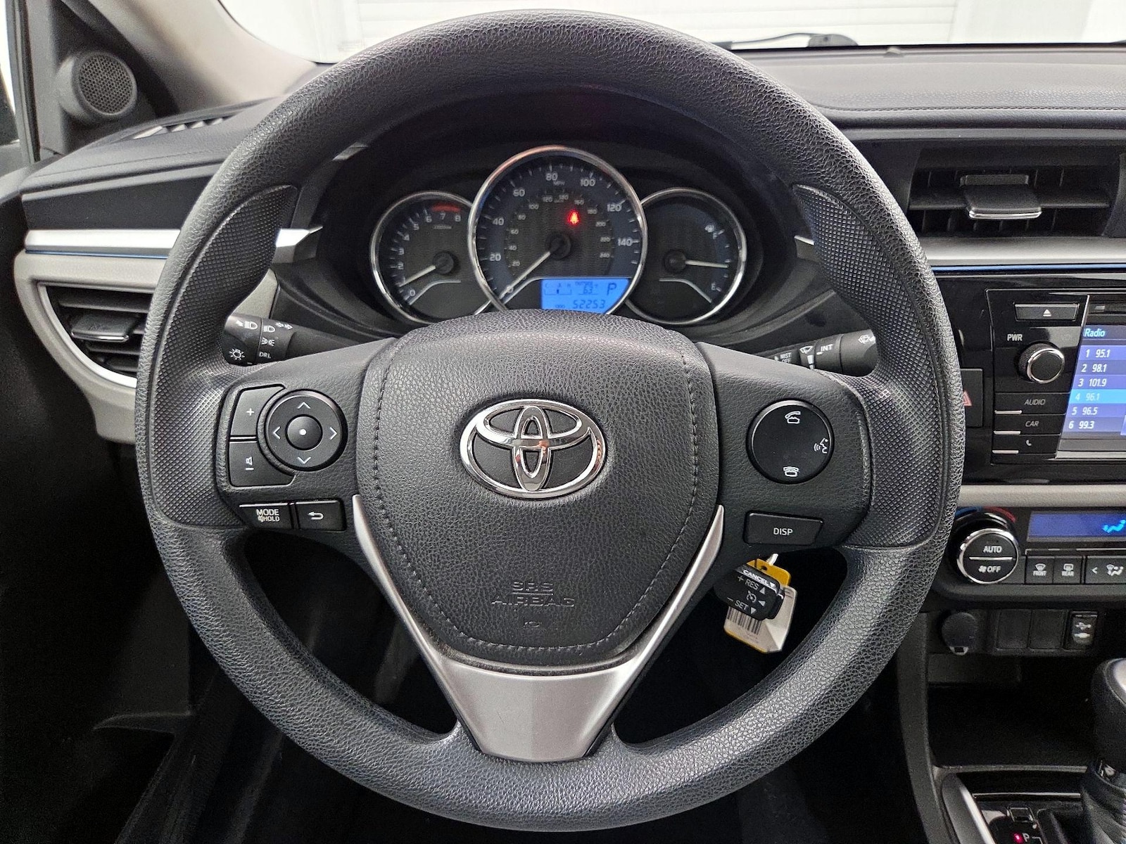2014 Toyota Corolla LE - Photo 11