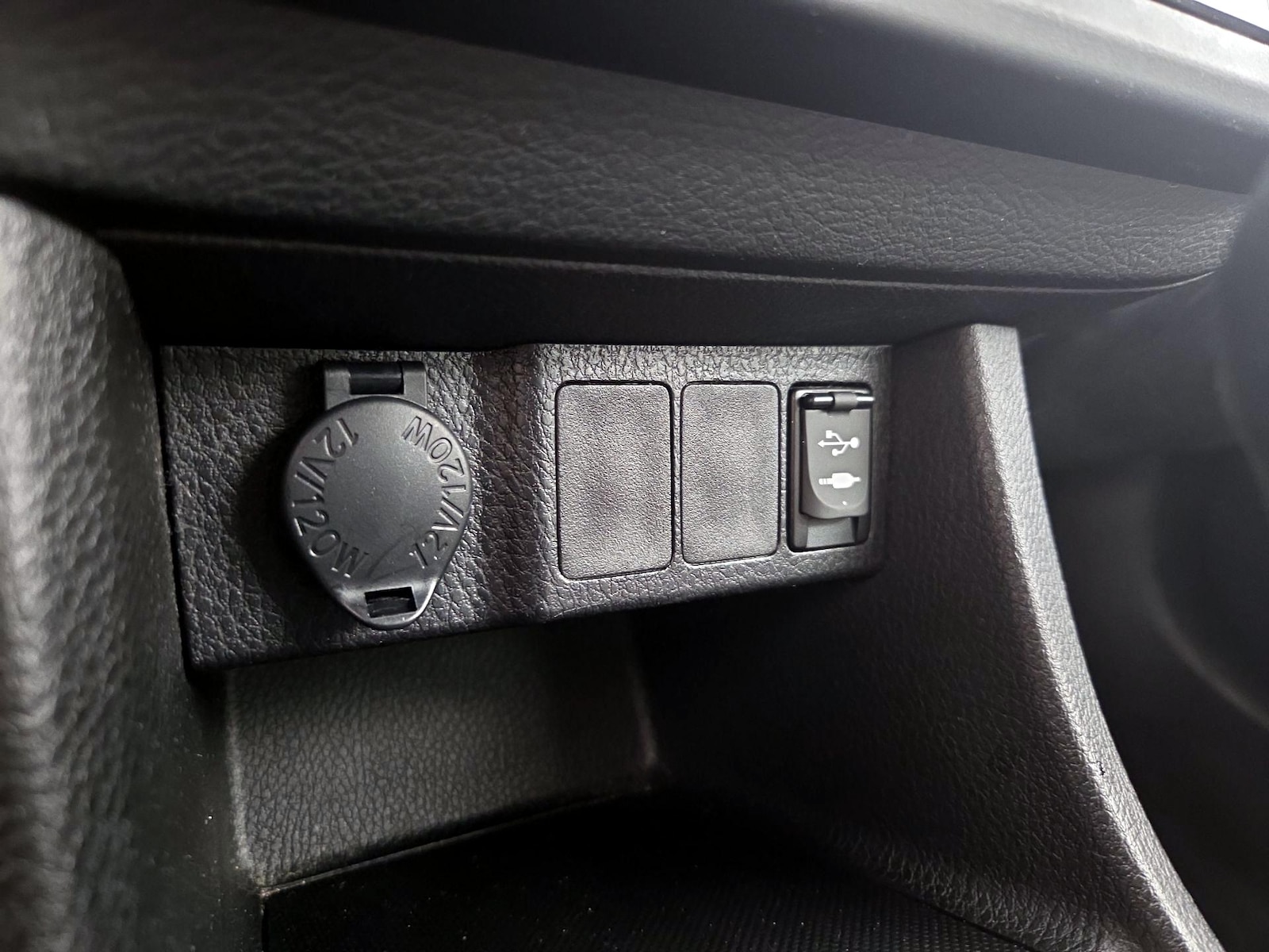 2014 Toyota Corolla LE - Photo 19