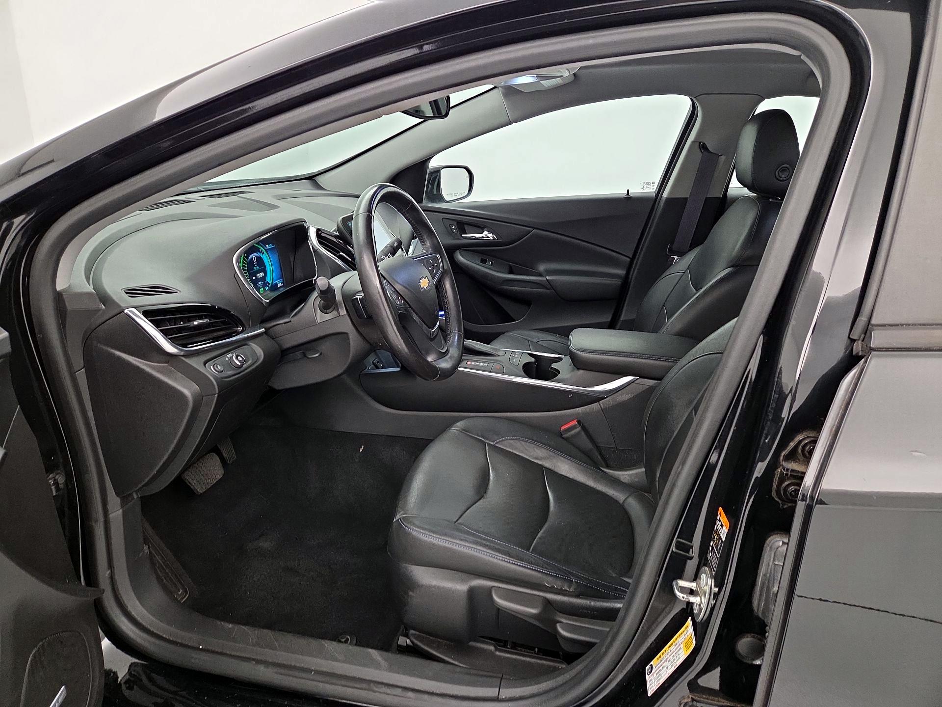 Thumbnail: 2017 Chevrolet Volt - 11