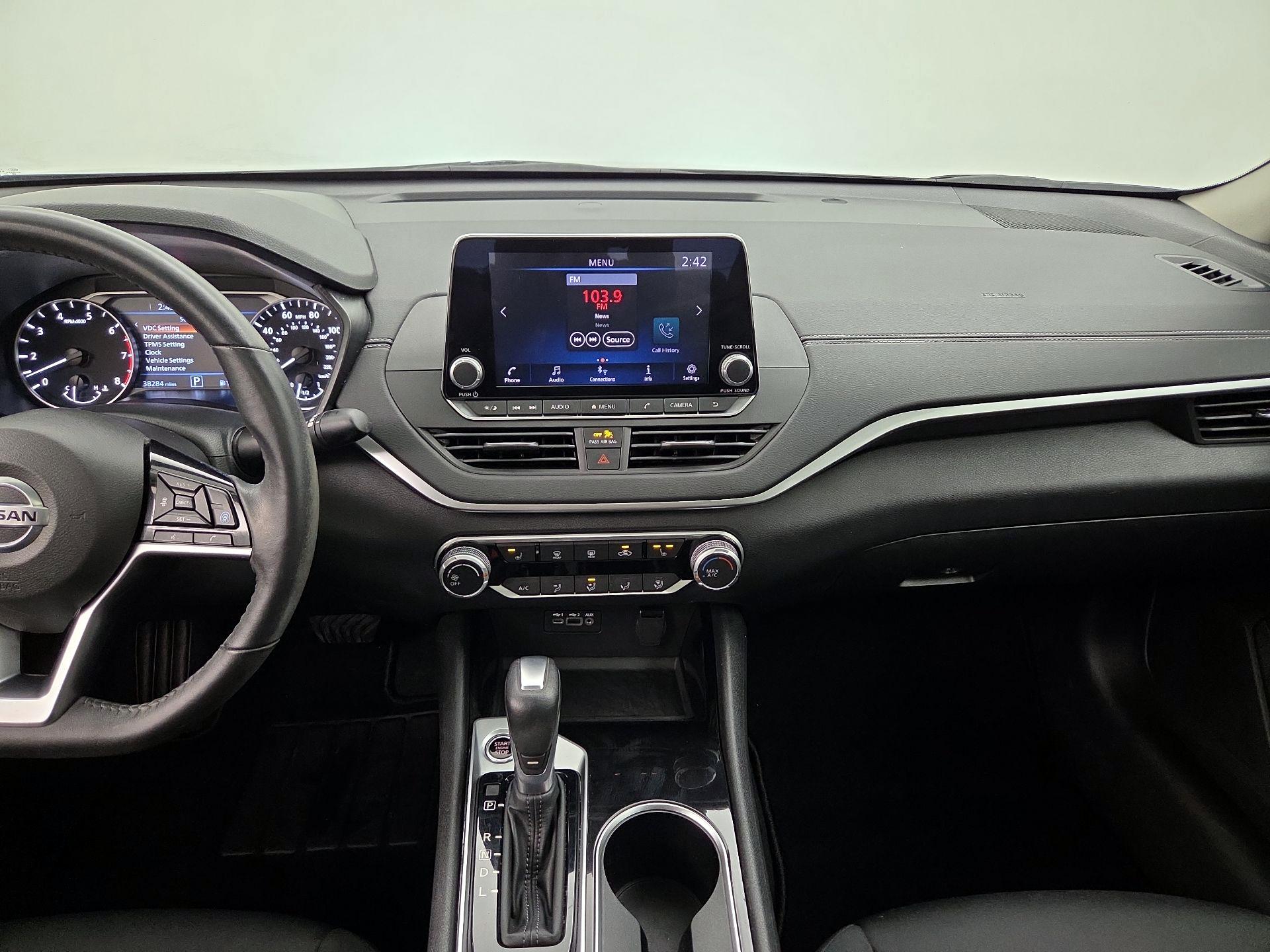 Thumbnail: 2021 Nissan Altima - 9