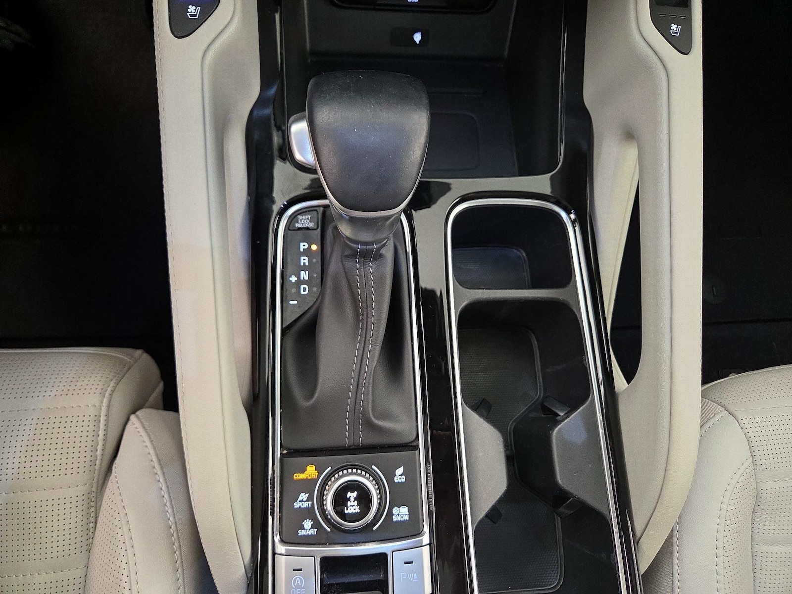 2022 Kia Telluride SX - Photo 17