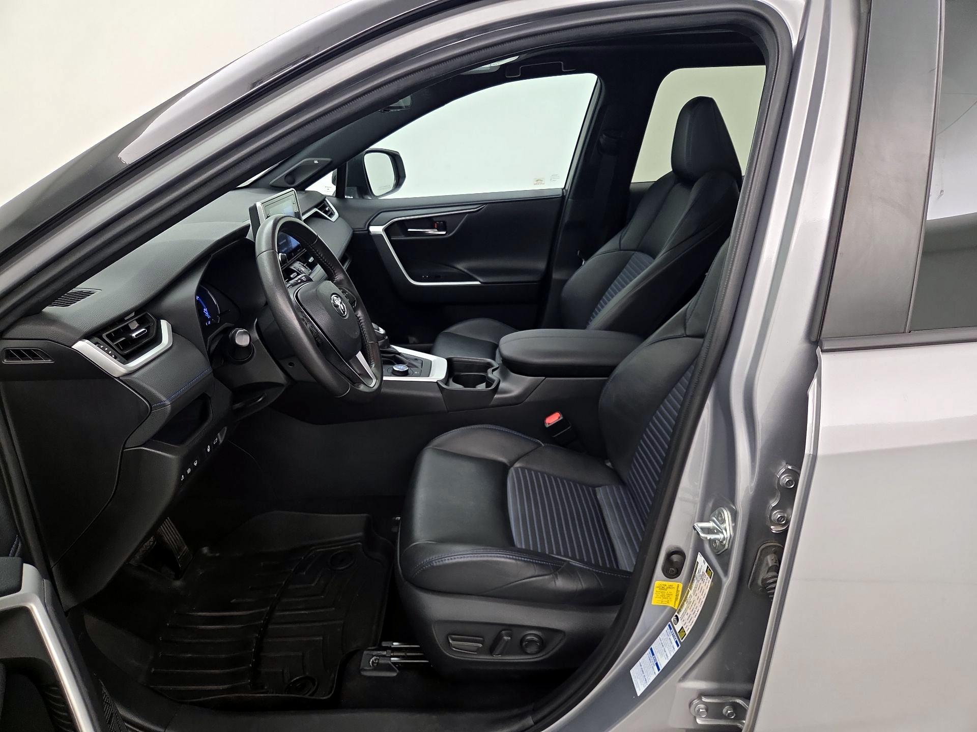 Thumbnail: 2021 Toyota RAV4 - 11