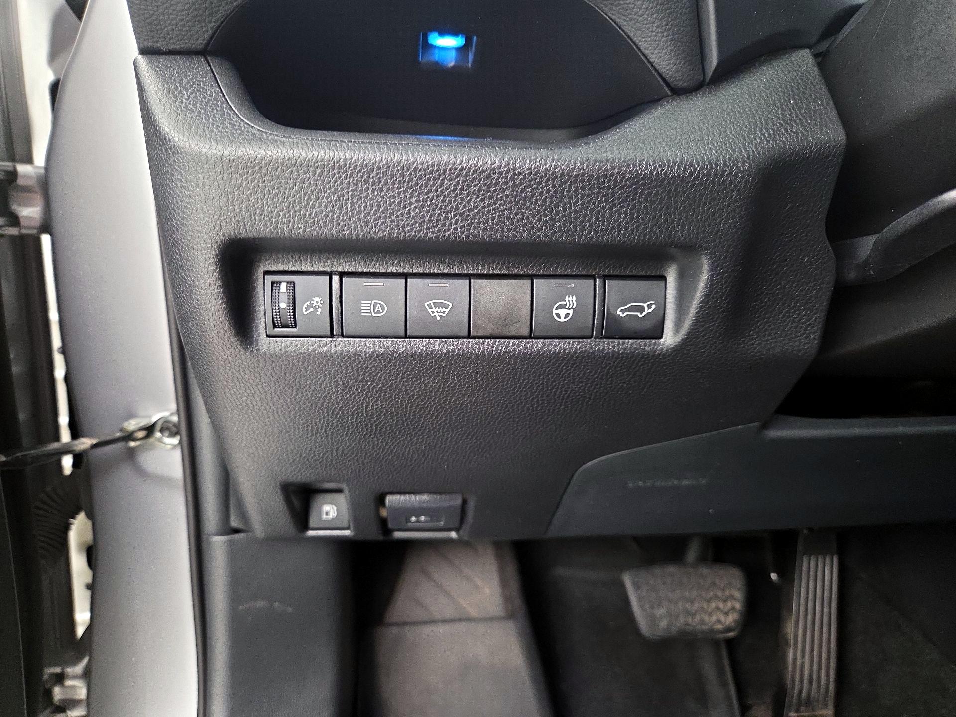 Thumbnail: 2021 Toyota RAV4 - 13