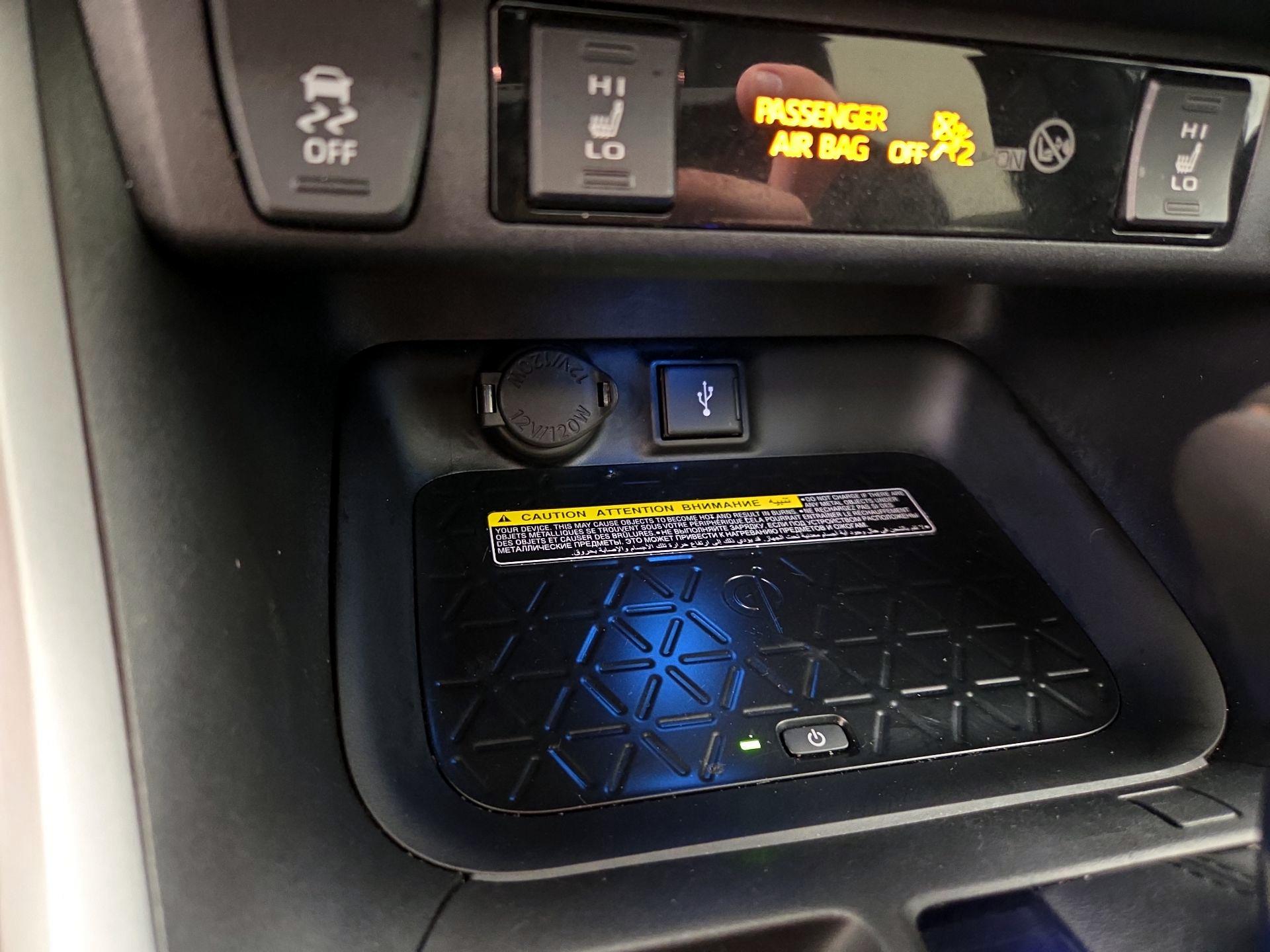 Thumbnail: 2021 Toyota RAV4 - 19