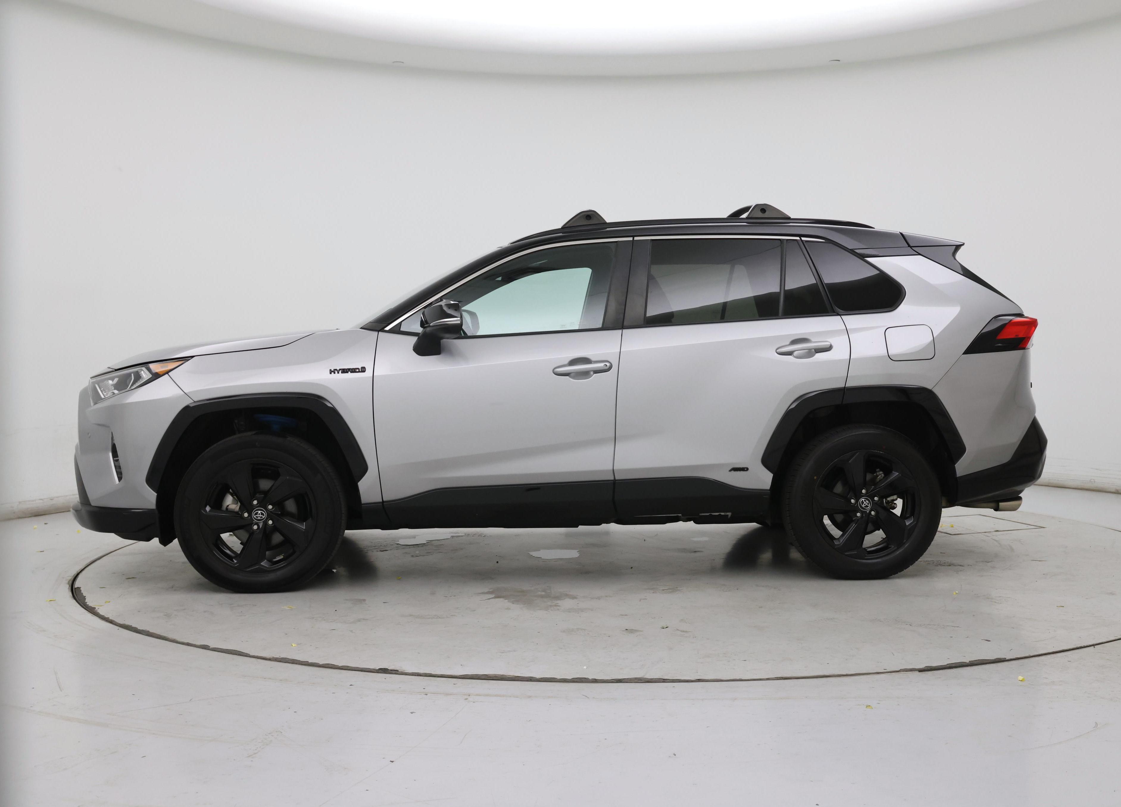 Thumbnail: 2021 Toyota RAV4 - 3