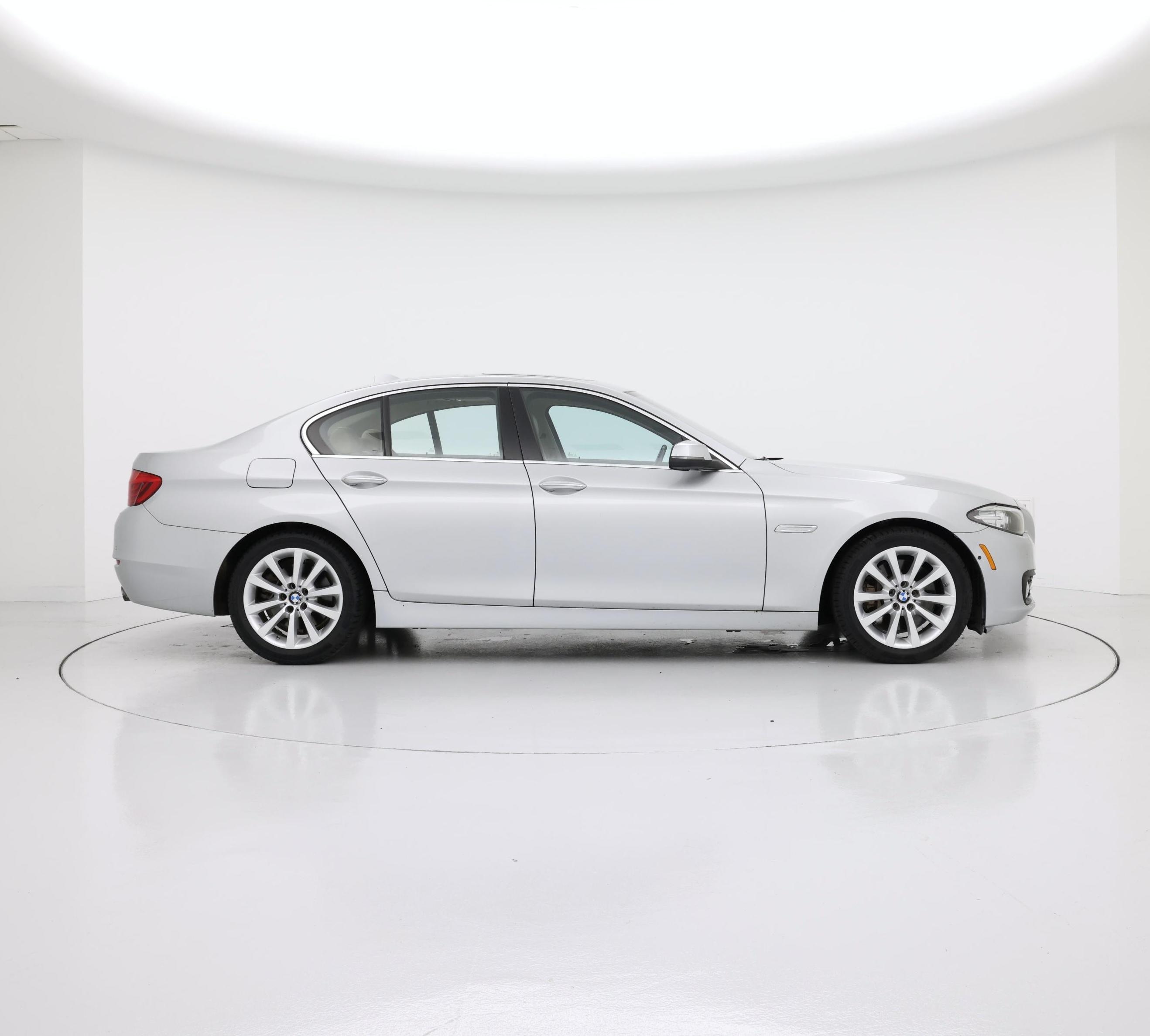 Thumbnail: 2016 BMW 5 Series - 7
