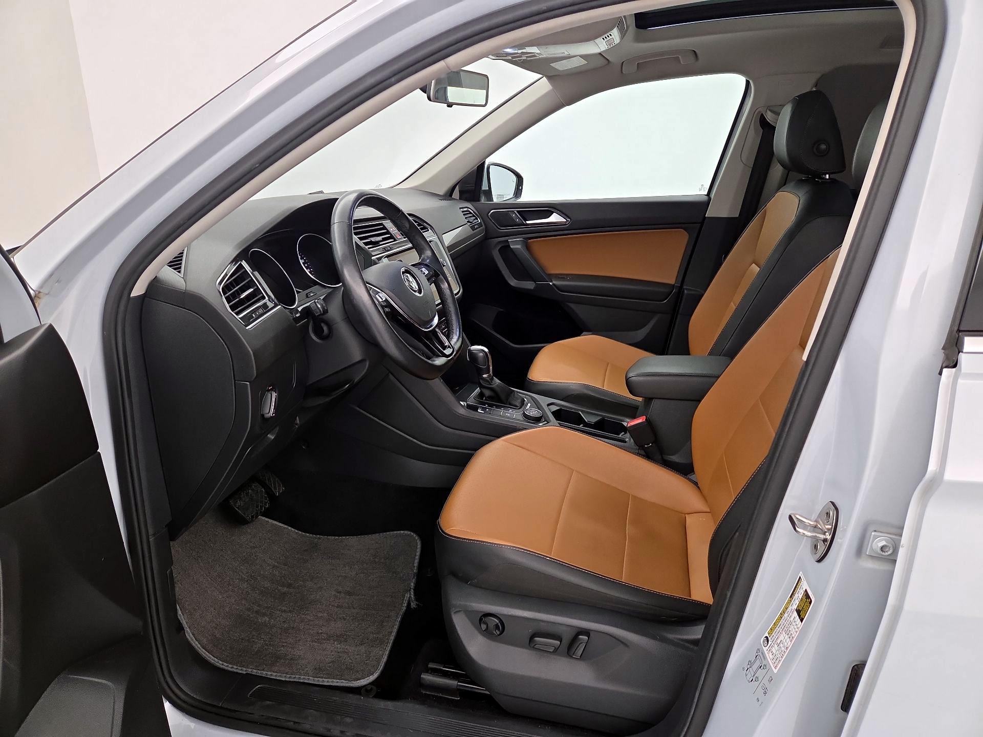 Thumbnail: 2018 Volkswagen Tiguan - 11