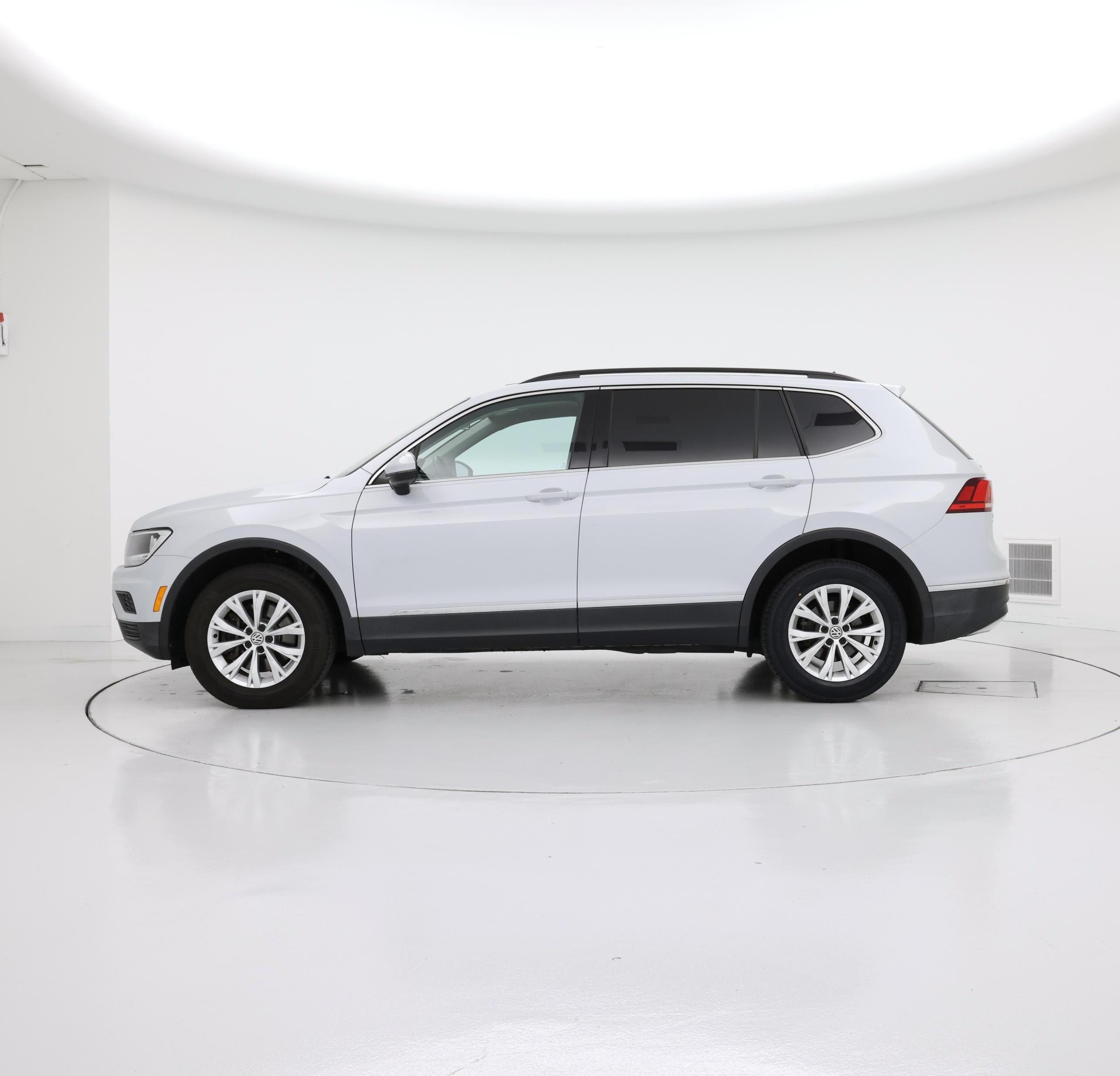 Thumbnail: 2018 Volkswagen Tiguan - 3
