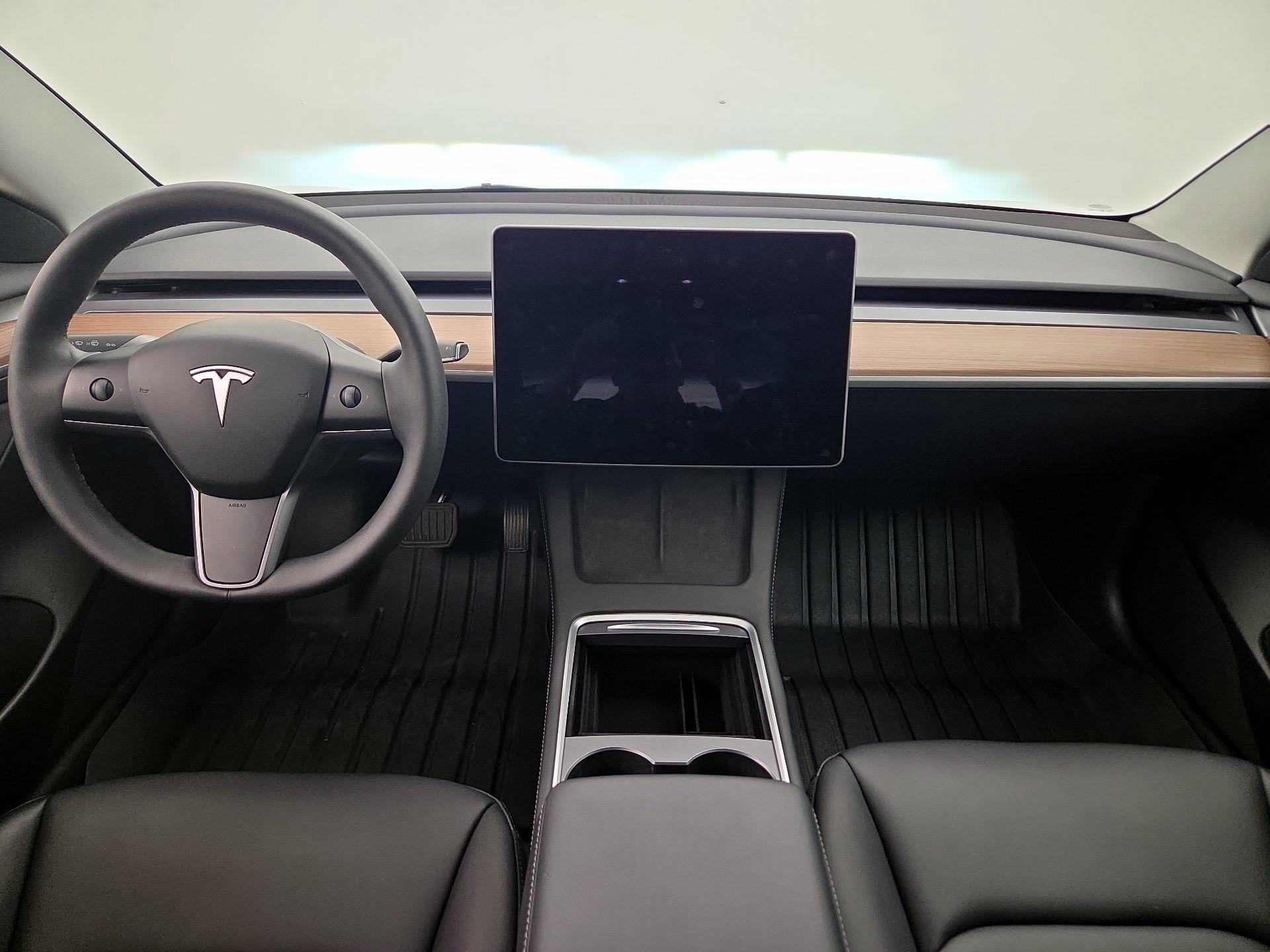 Thumbnail: 2023 Tesla Model 3 - 9