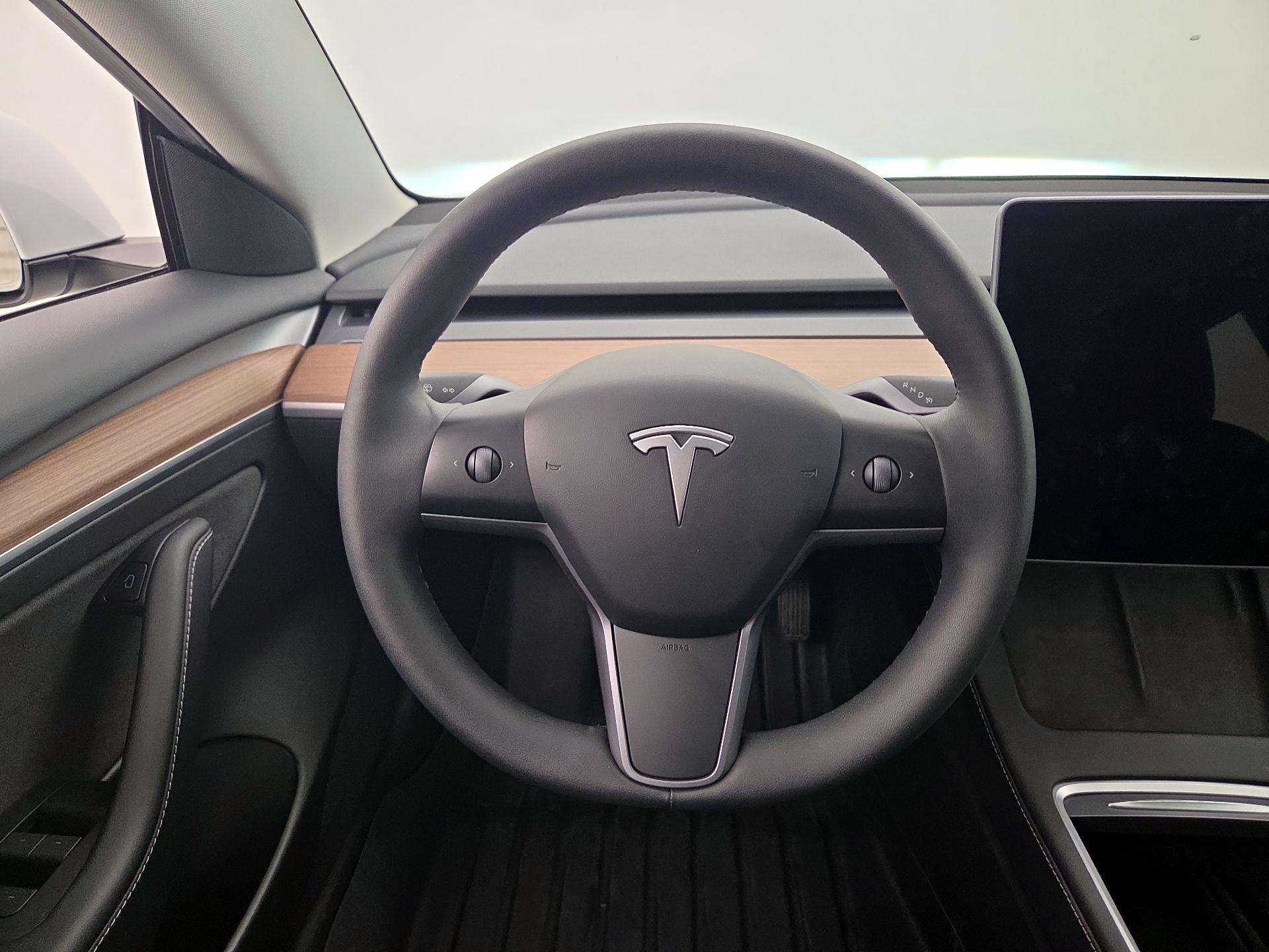 Thumbnail: 2023 Tesla Model 3 - 10